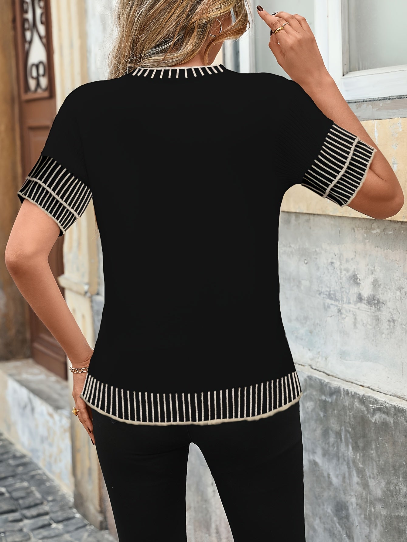 WL Atelier | Elegant Color-Block Short-Sleeve Top