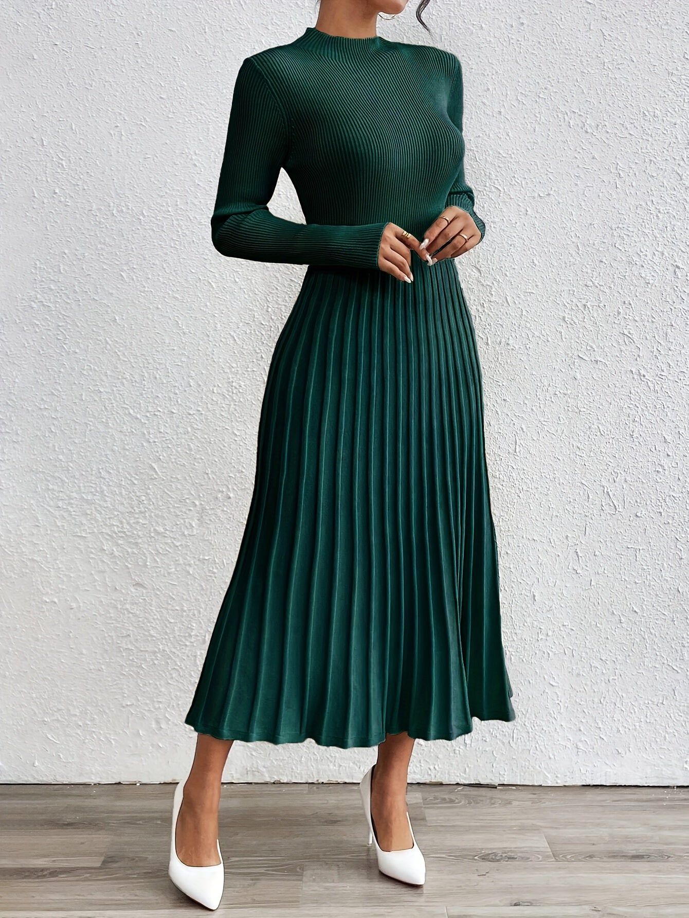 WL Atelier | Elegant High-Neck Long-Sleeve Dress