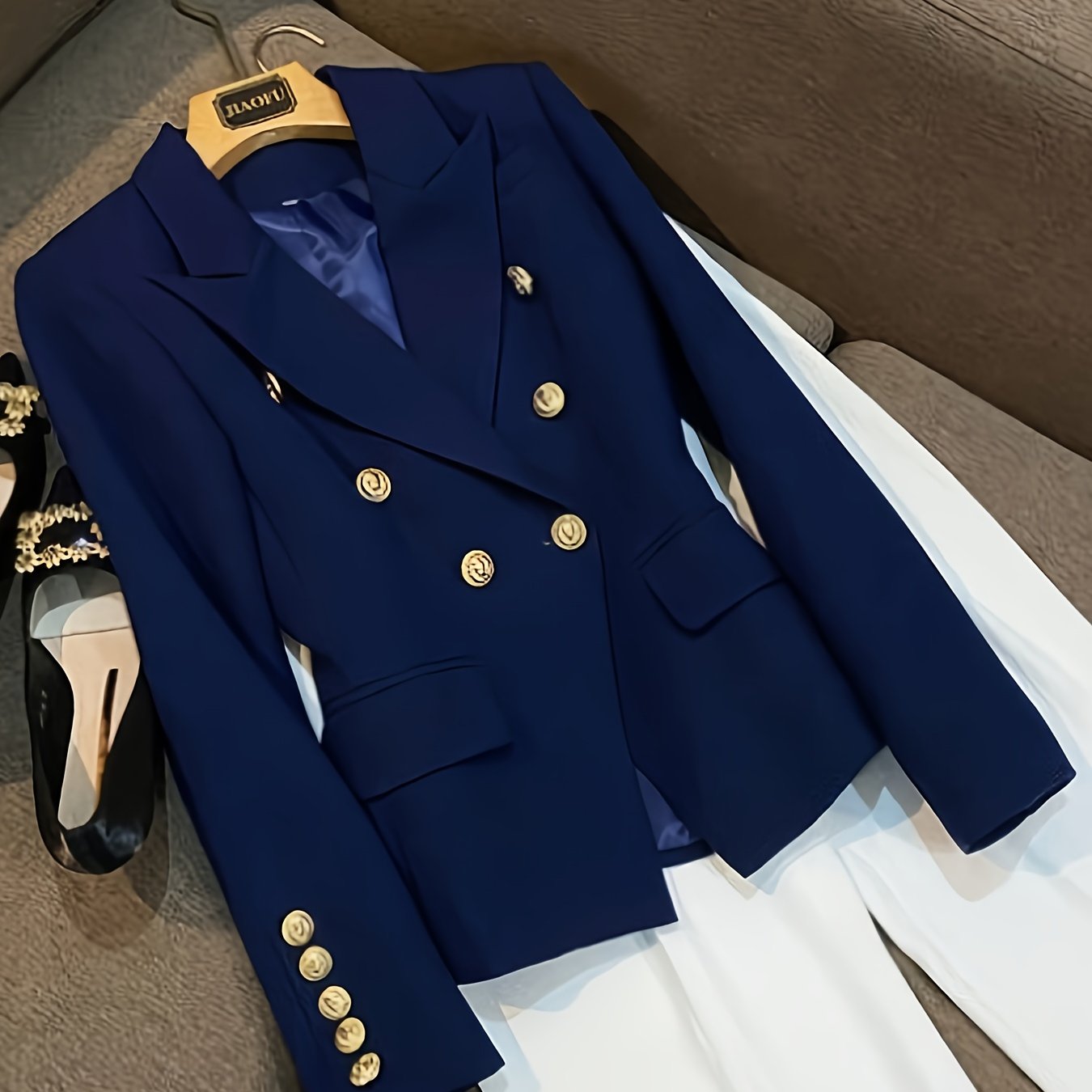 WL Atelier | Elegant Navy Blue Blazer with Golden-Tone Buttons