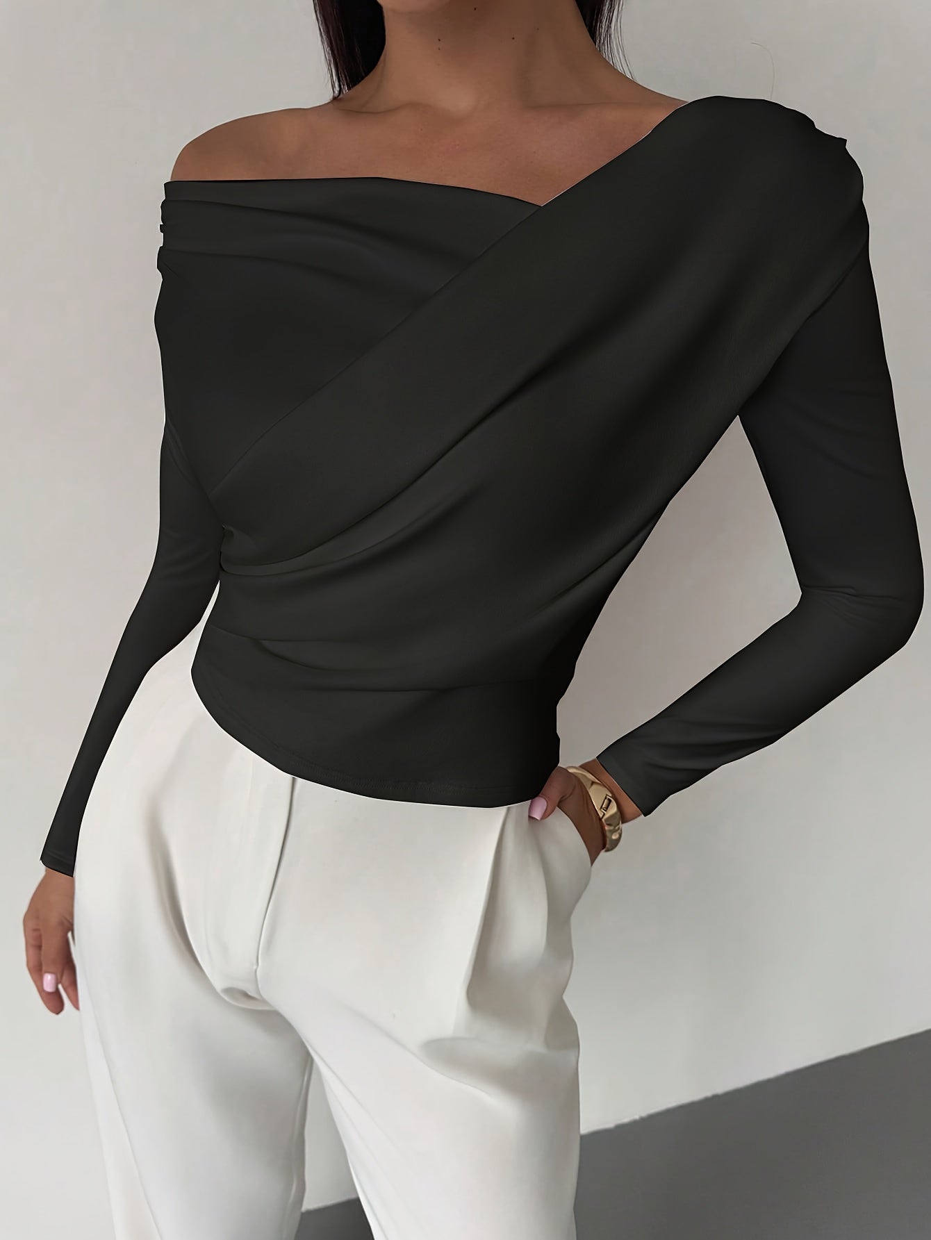 WL Atelier | Elegant Long-Sleeve Cross-Neckline Blouse
