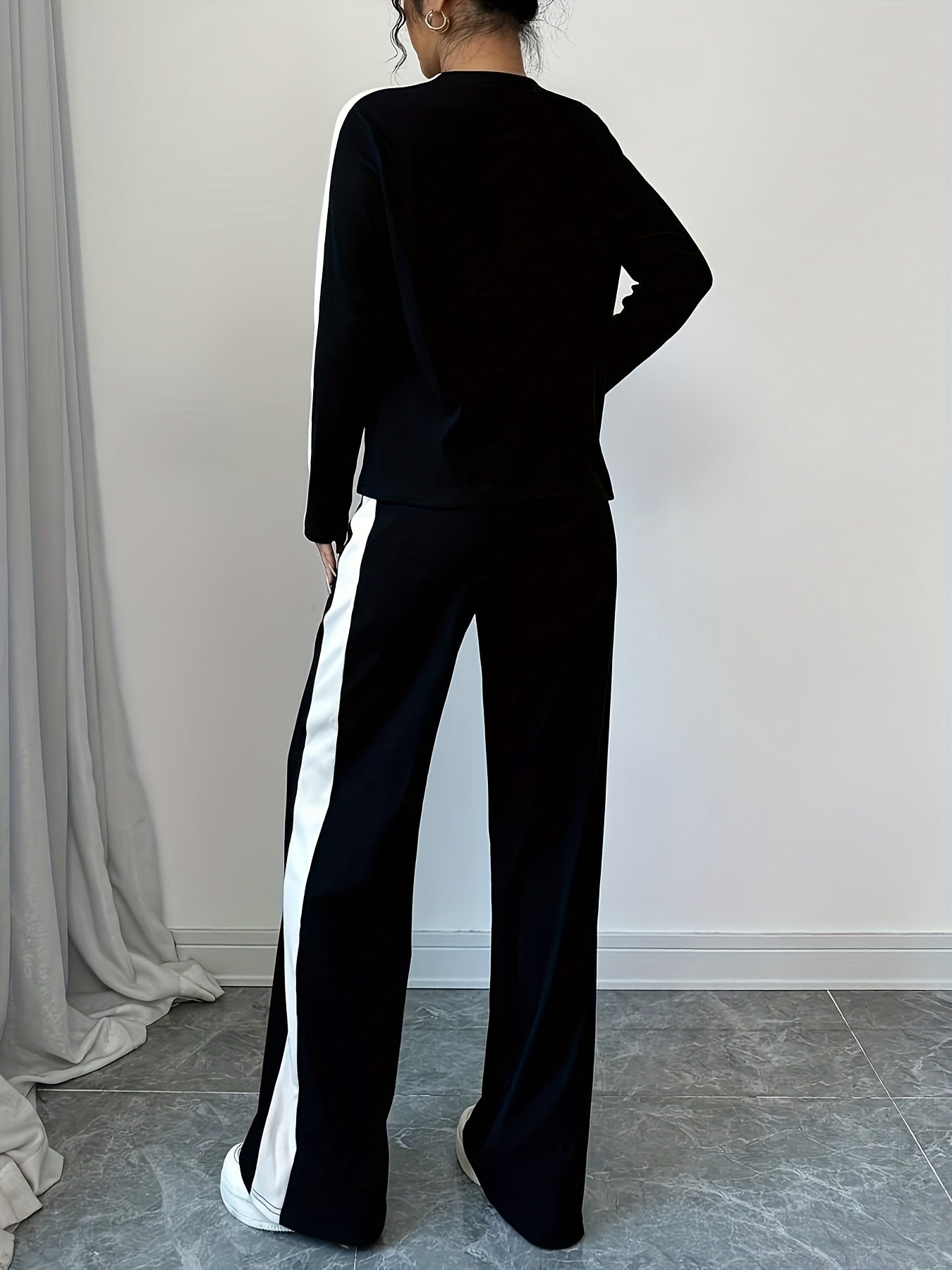WL Atelier | Striped Contrast Round Neck T-Shirt & Pants Set