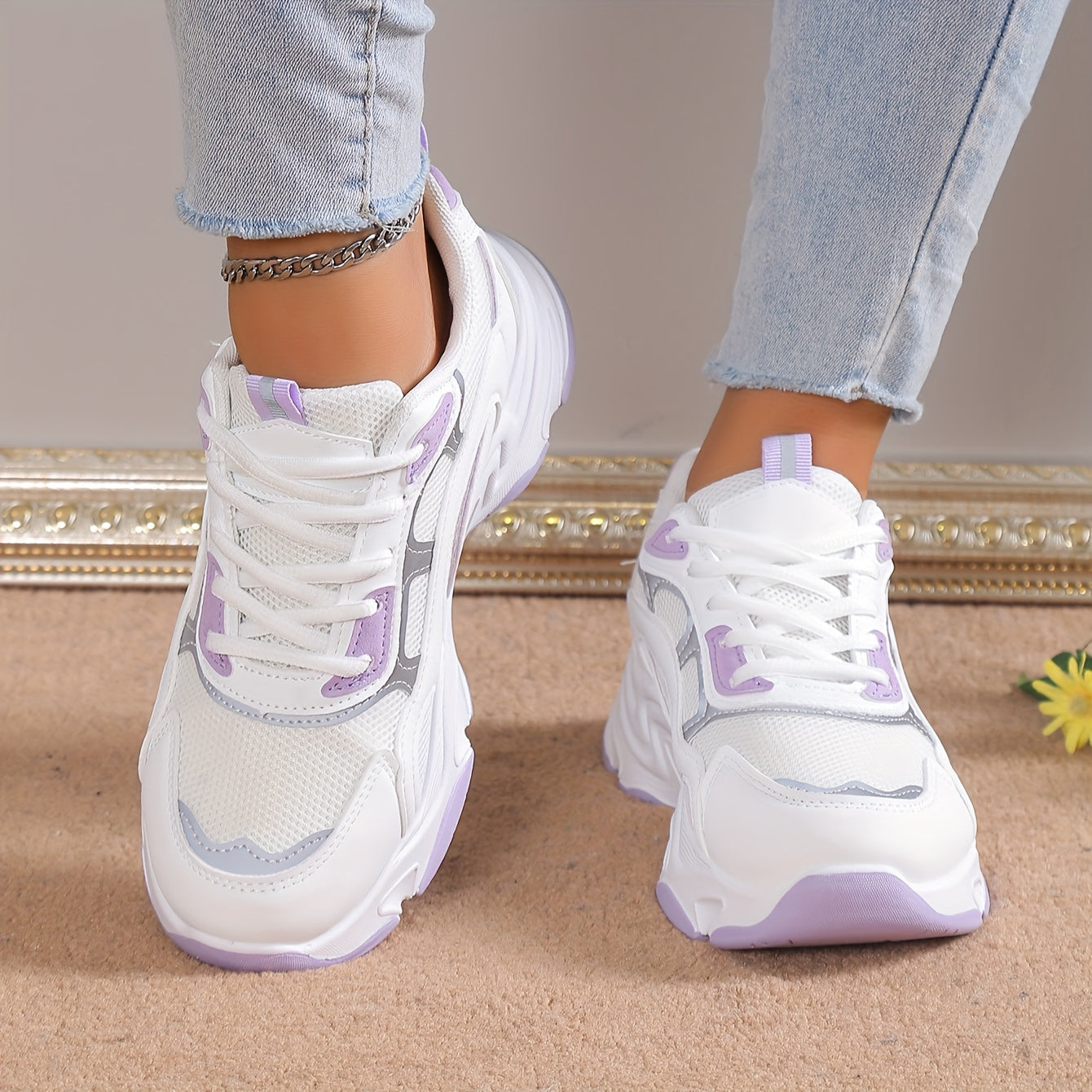 Stylish and Trendy Women's Sports Shoes