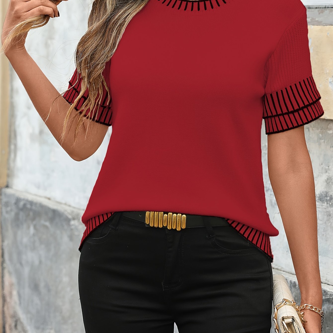 WL Atelier | Elegant Color-Block Short-Sleeve Top