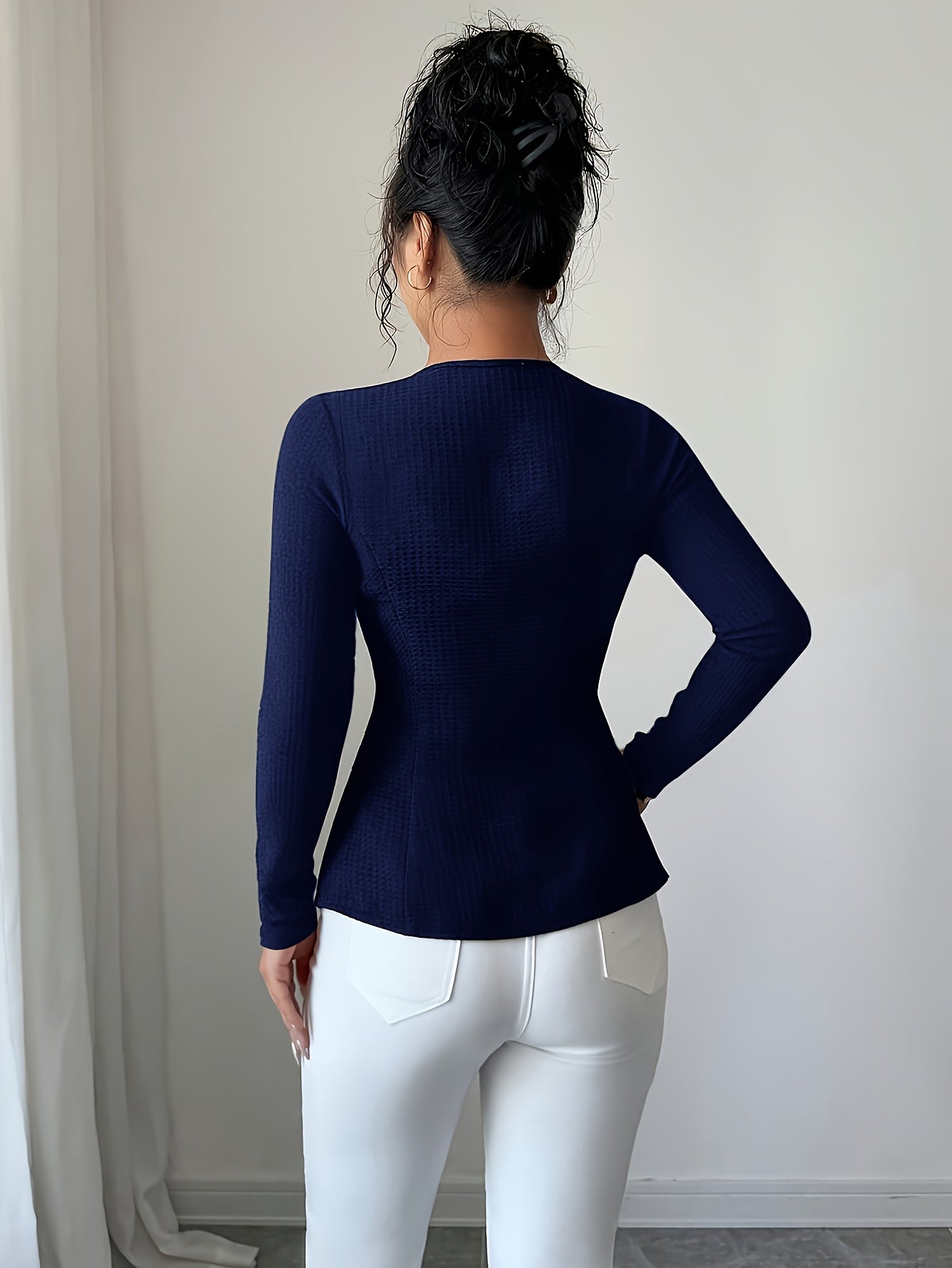 WL Atelier | Elegant Slim-Fit Black Blazer with Golden Buttons