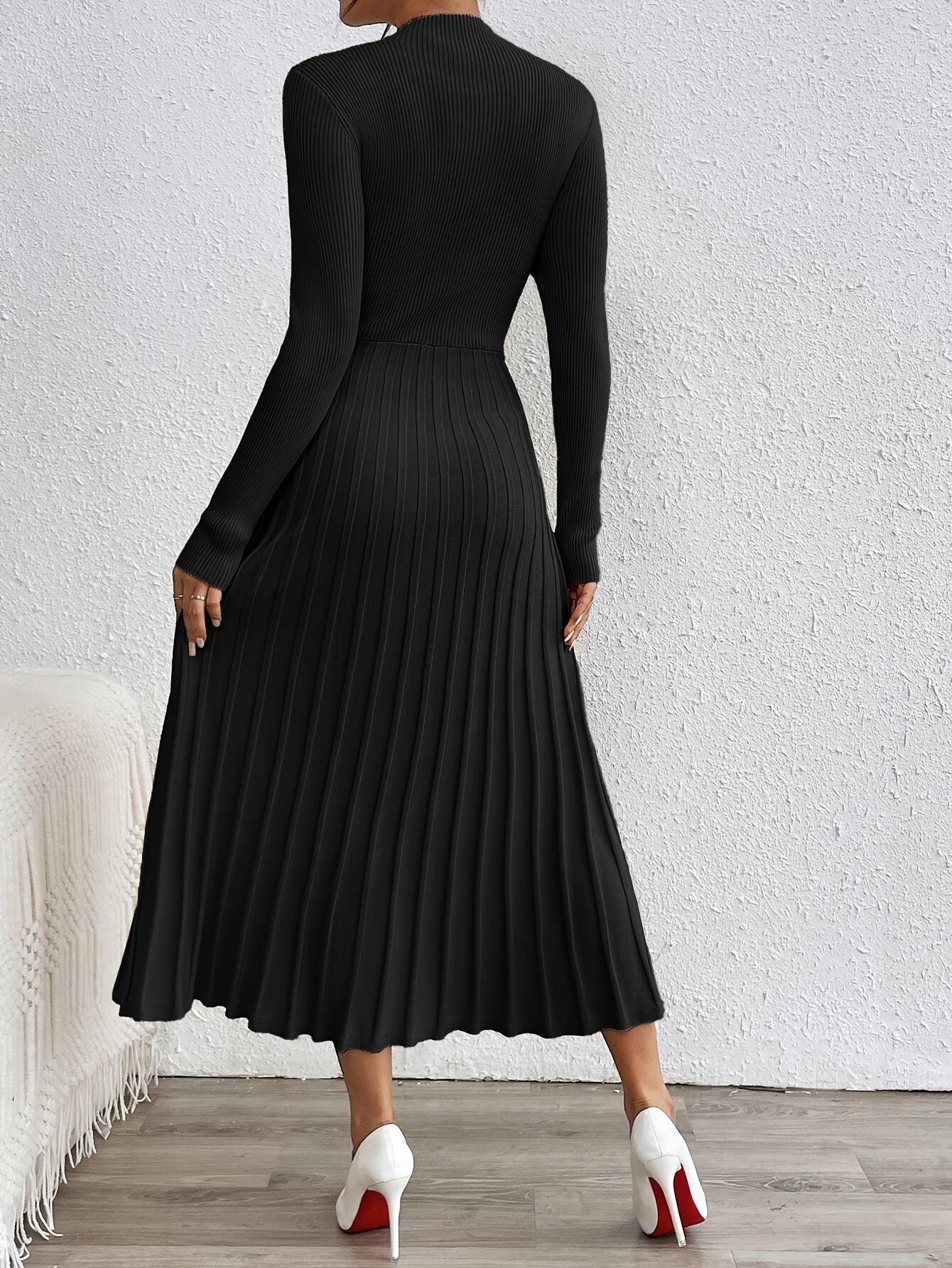 WL Atelier | Elegant High-Neck Long-Sleeve Dress