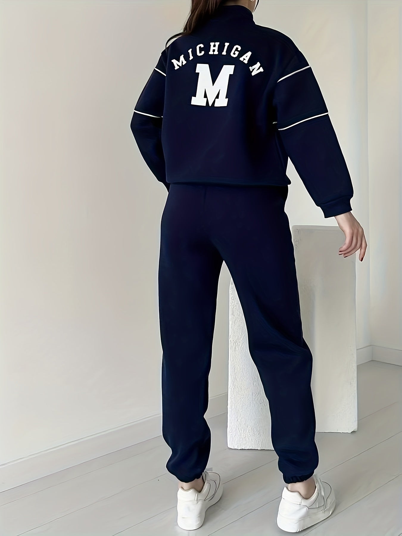 WL Atelier | Fleece-Lined Letter Print Sweatshirt & Pants Set