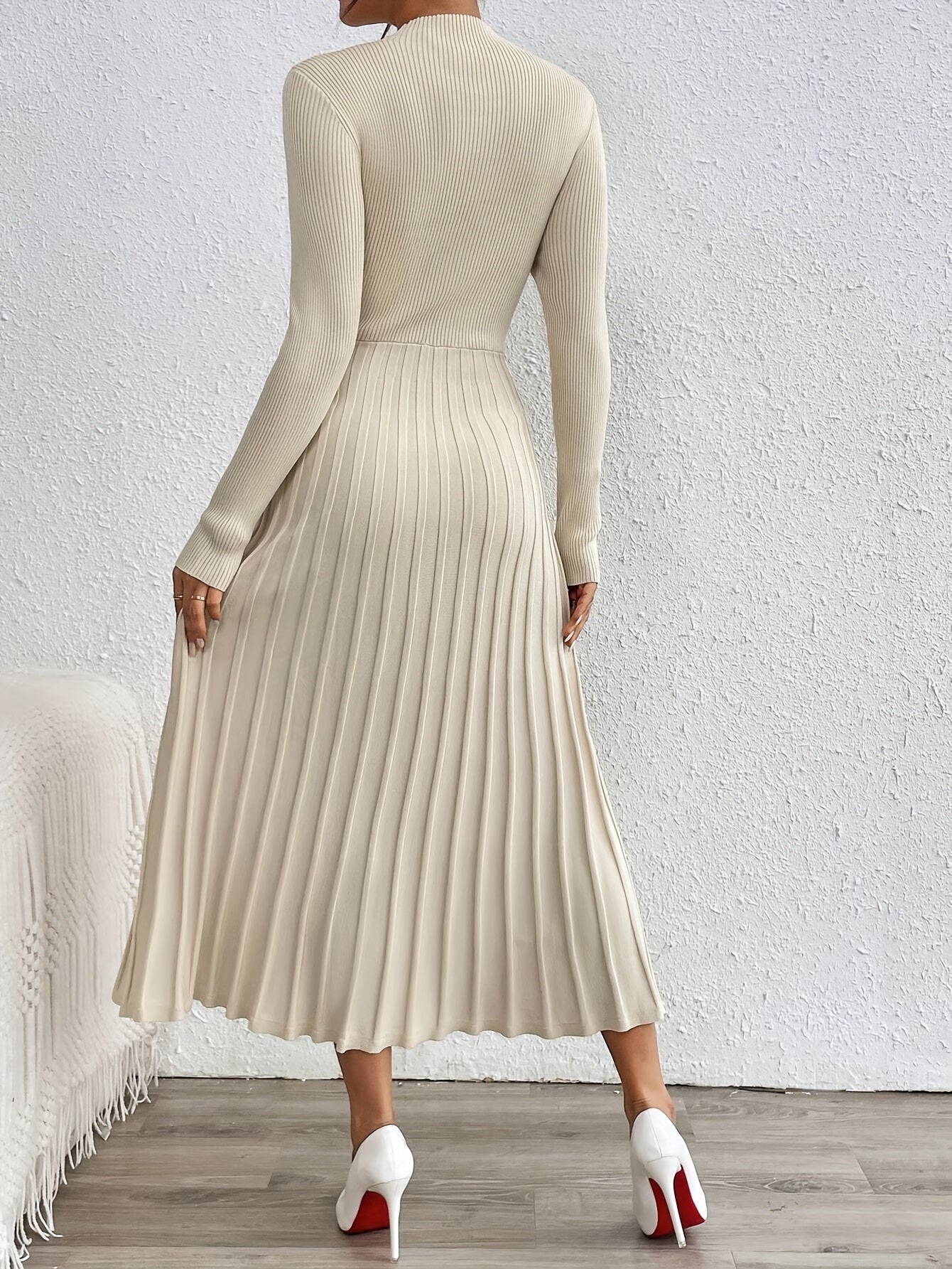 WL Atelier | Elegant High-Neck Long-Sleeve Dress