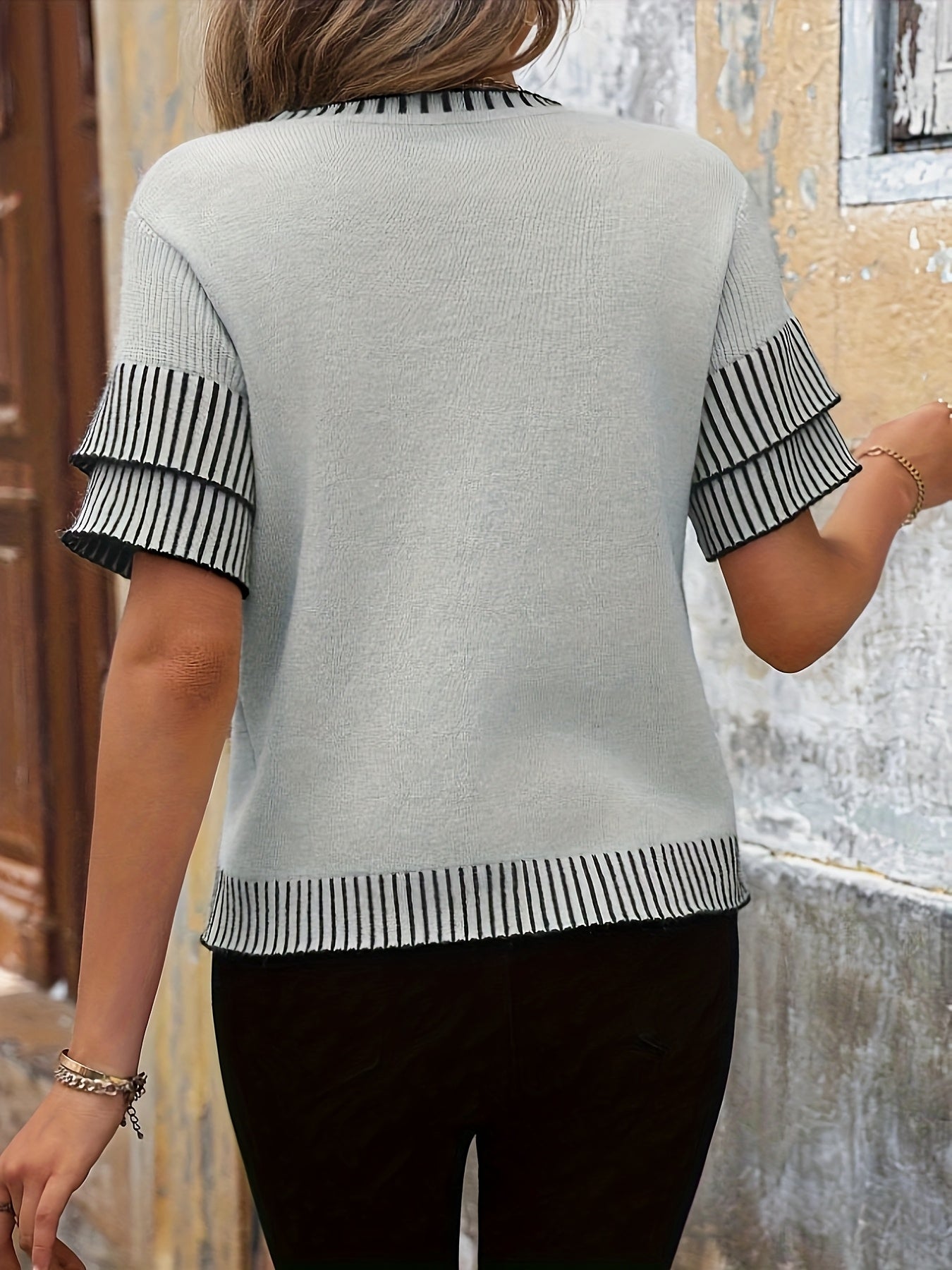 WL Atelier | Elegant Color-Block Short-Sleeve Top
