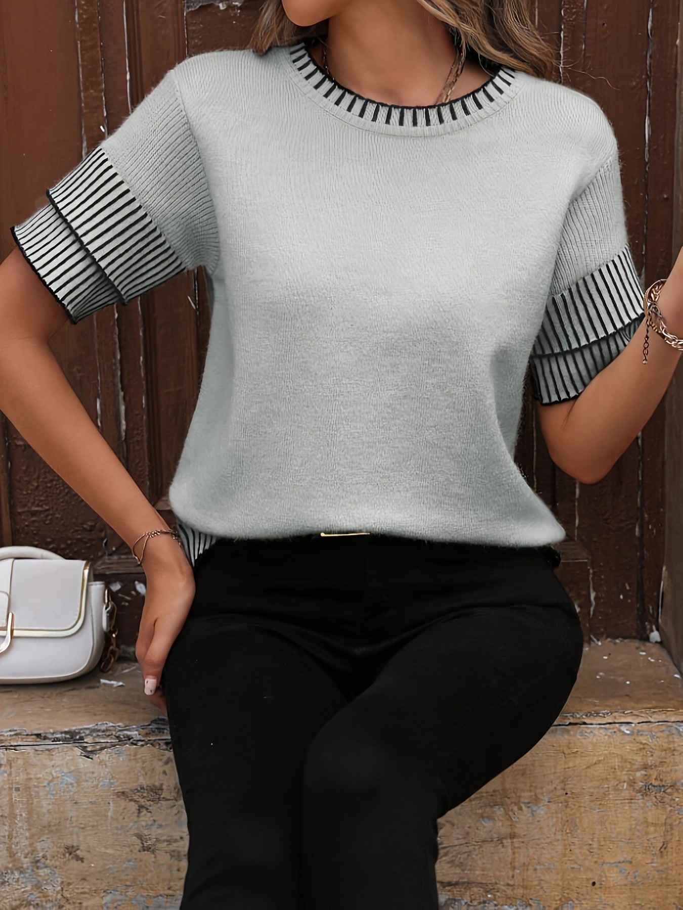 WL Atelier | Elegant Color-Block Short-Sleeve Top
