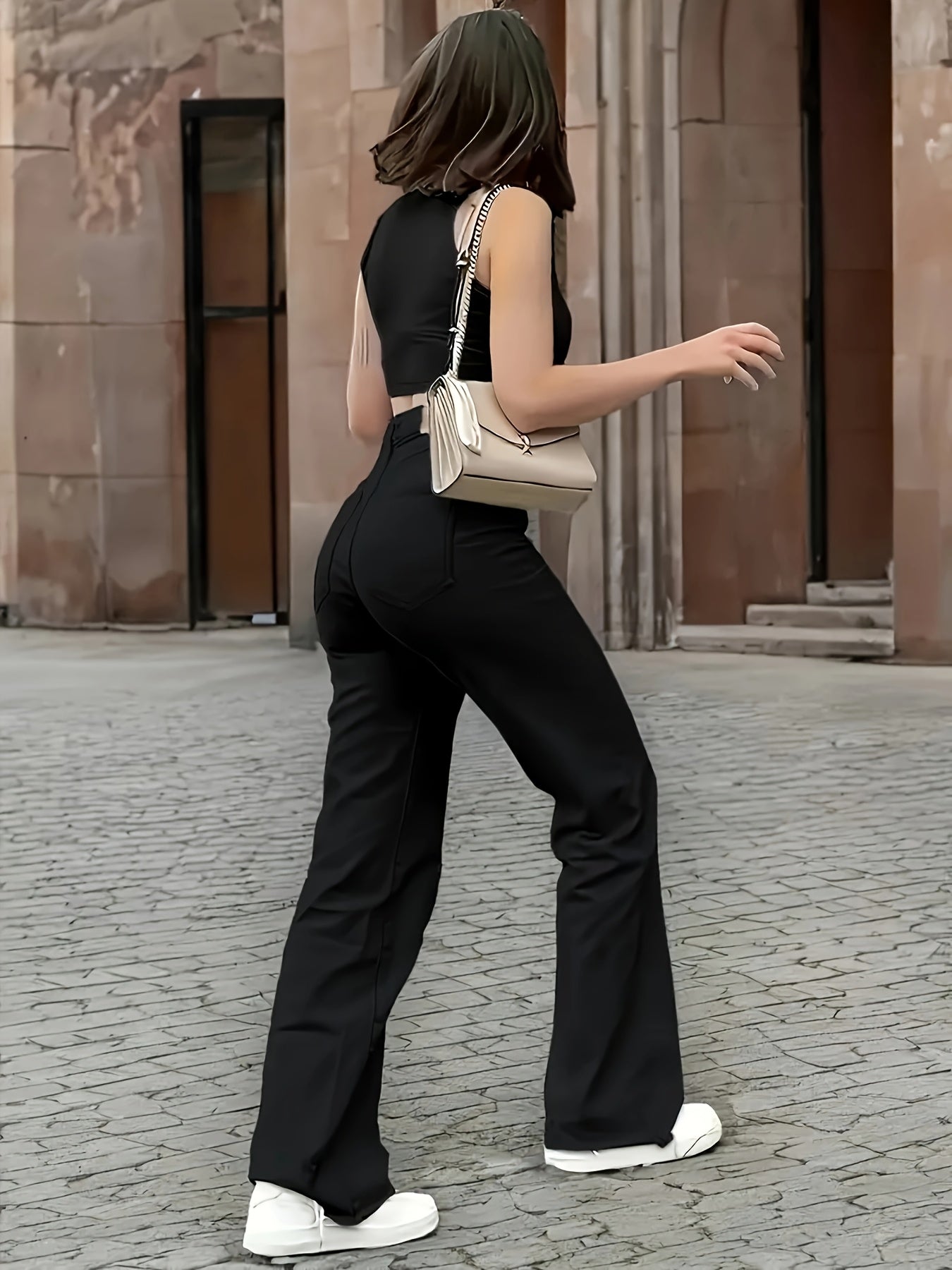 WL Atelier | Elegant Stretch Straight-Leg Black Jeans with Frayed Hem