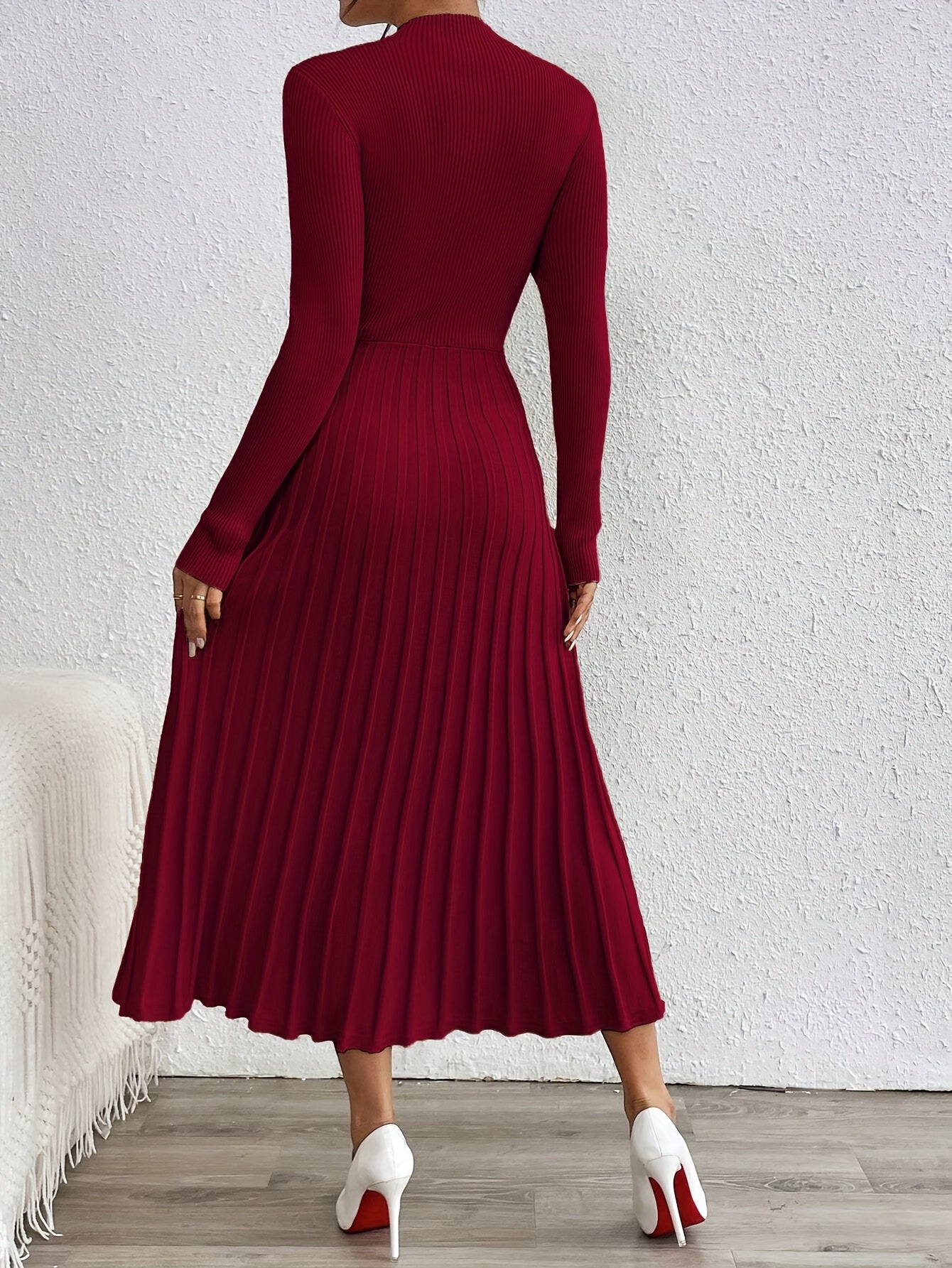 WL Atelier | Elegant High-Neck Long-Sleeve Dress