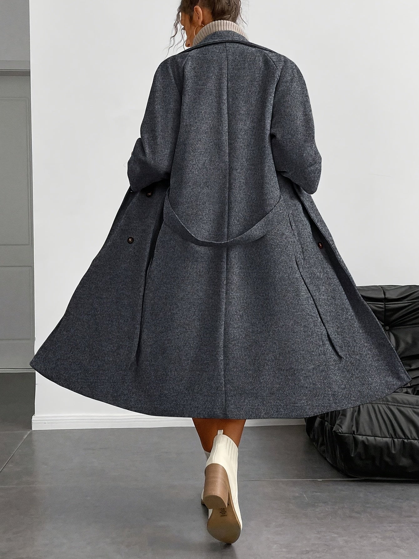 WL Atelier | Elegant Double-Breasted Long Coat with Belt