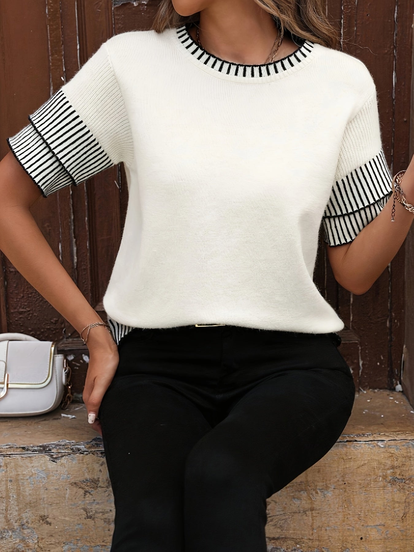 WL Atelier | Elegant Color-Block Short-Sleeve Top