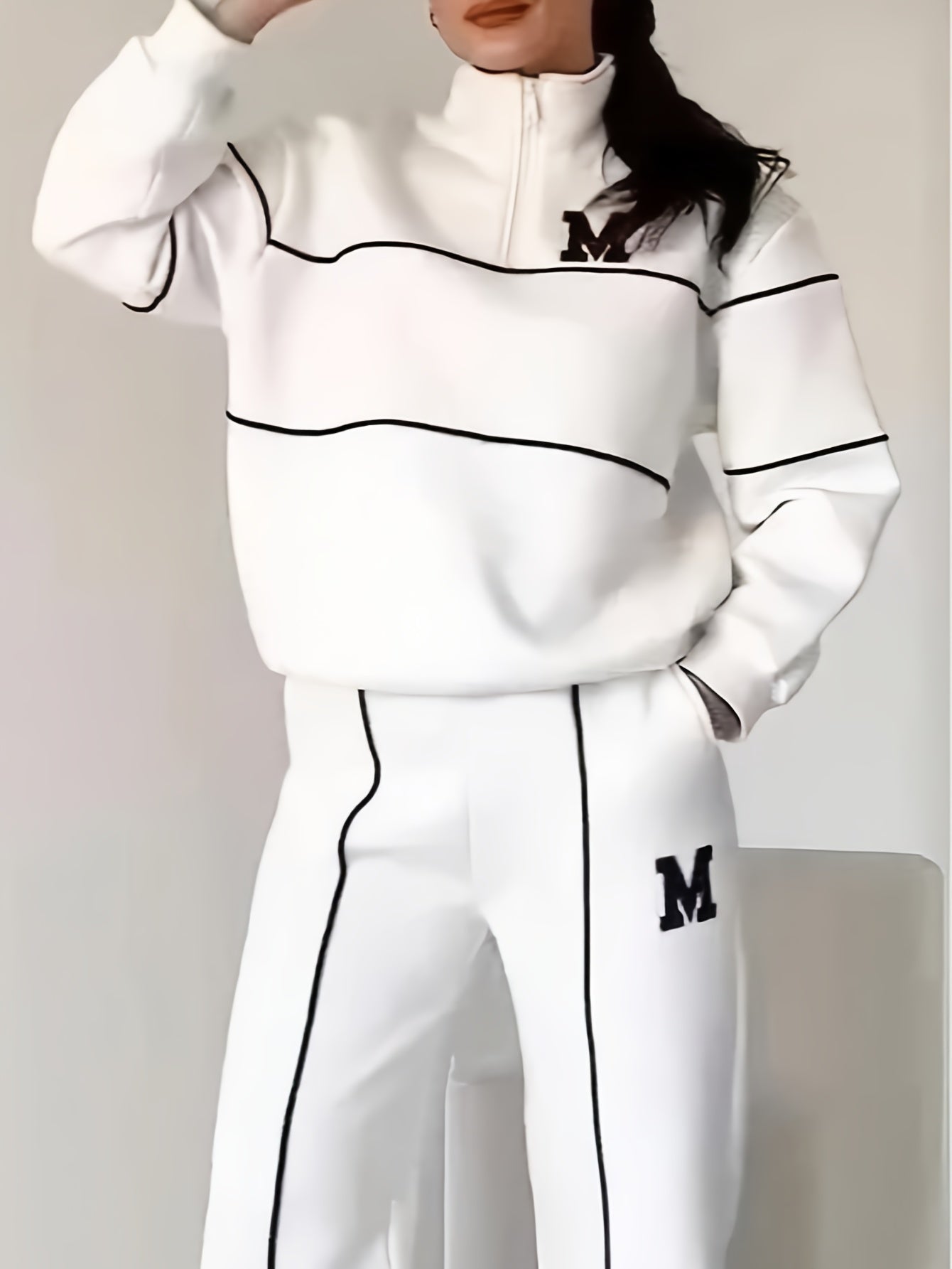 WL Atelier | Fleece-Lined Letter Print Sweatshirt & Pants Set