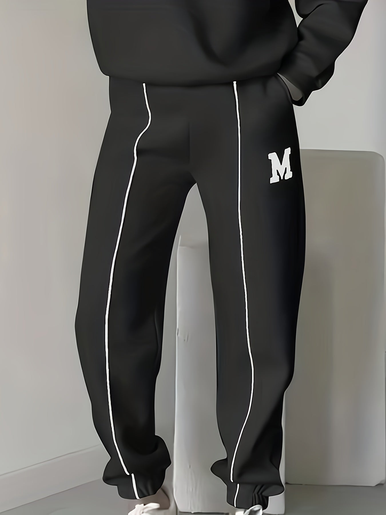 WL Atelier | Fleece-Lined Letter Print Sweatshirt & Pants Set