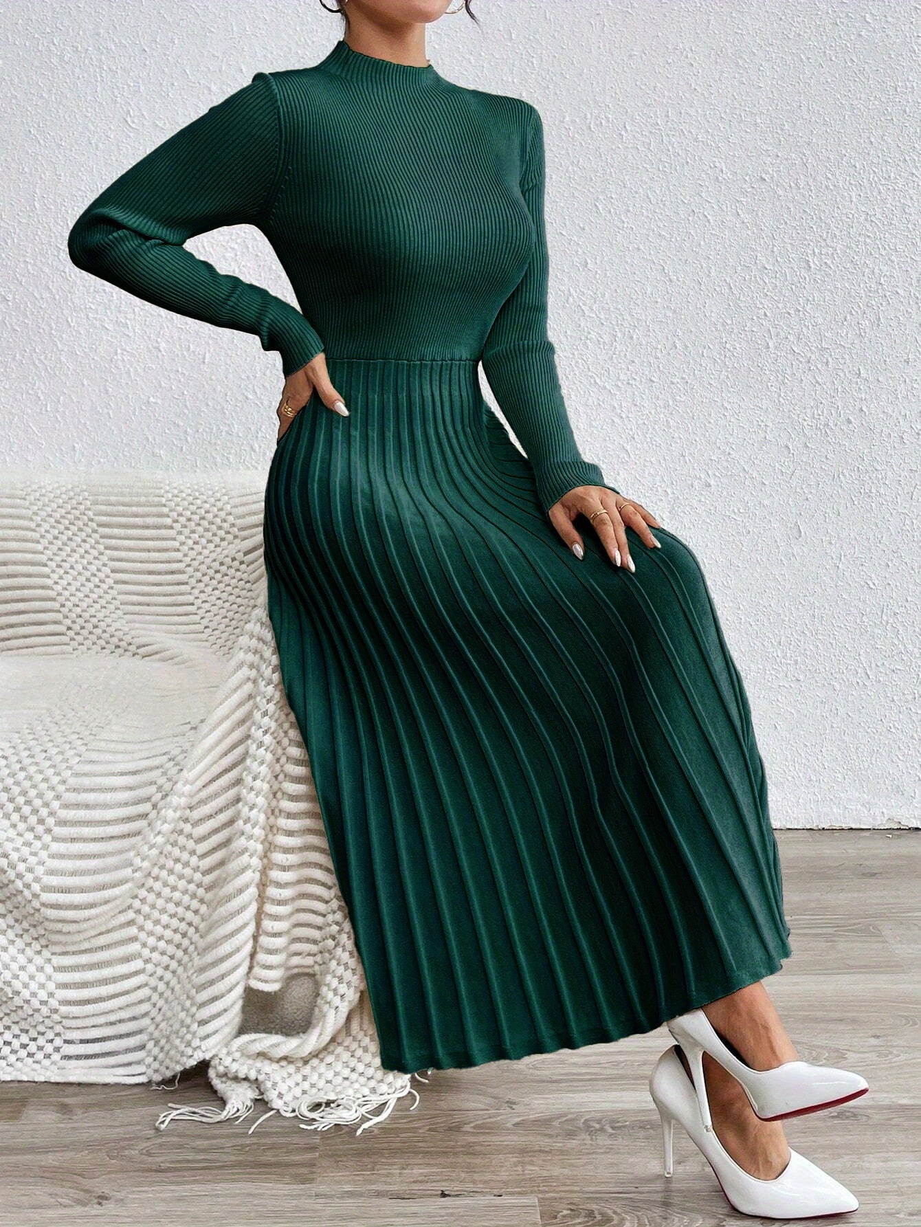 WL Atelier | Elegant High-Neck Long-Sleeve Dress