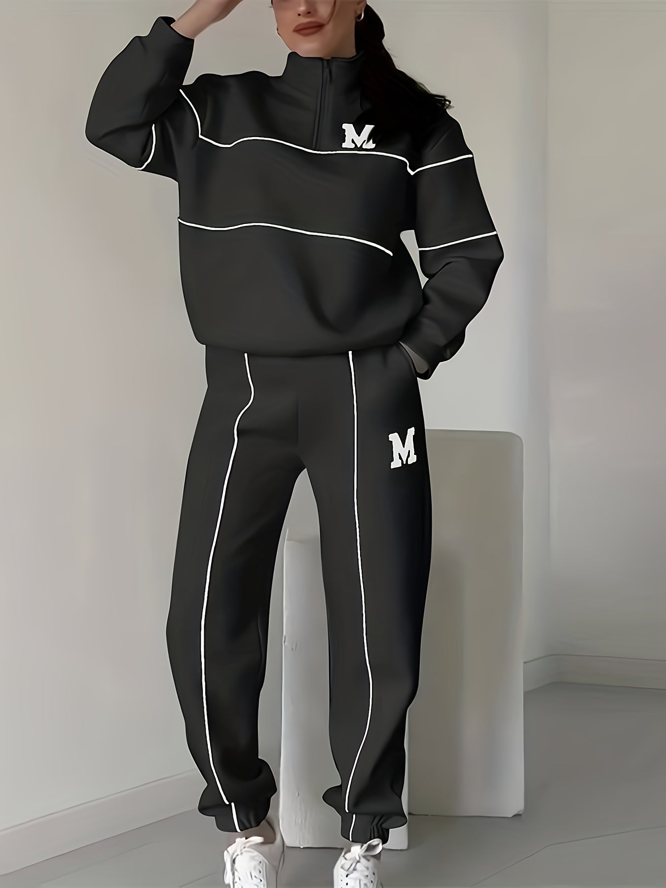 WL Atelier | Fleece-Lined Letter Print Sweatshirt & Pants Set