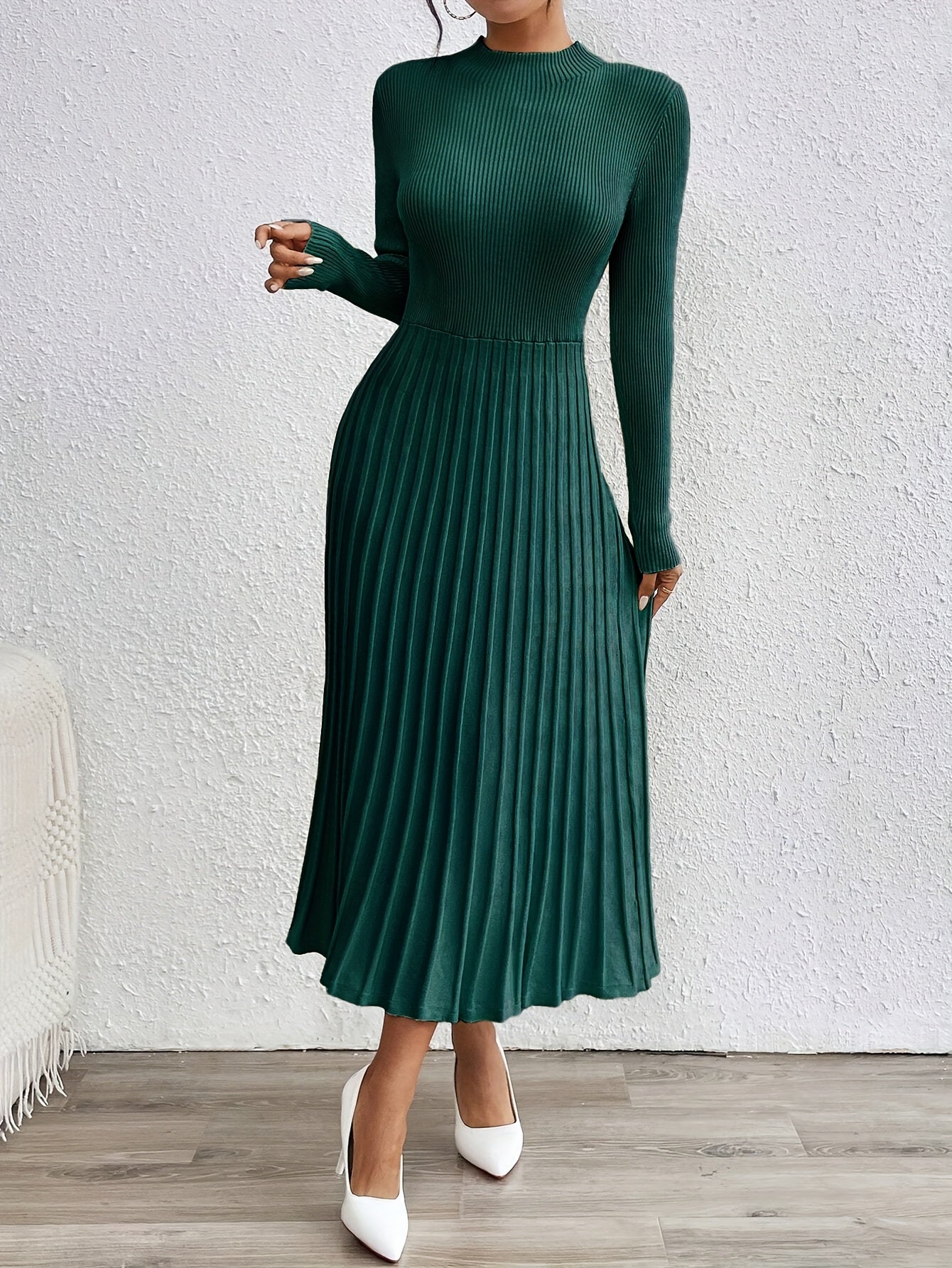 WL Atelier | Elegant High-Neck Long-Sleeve Dress