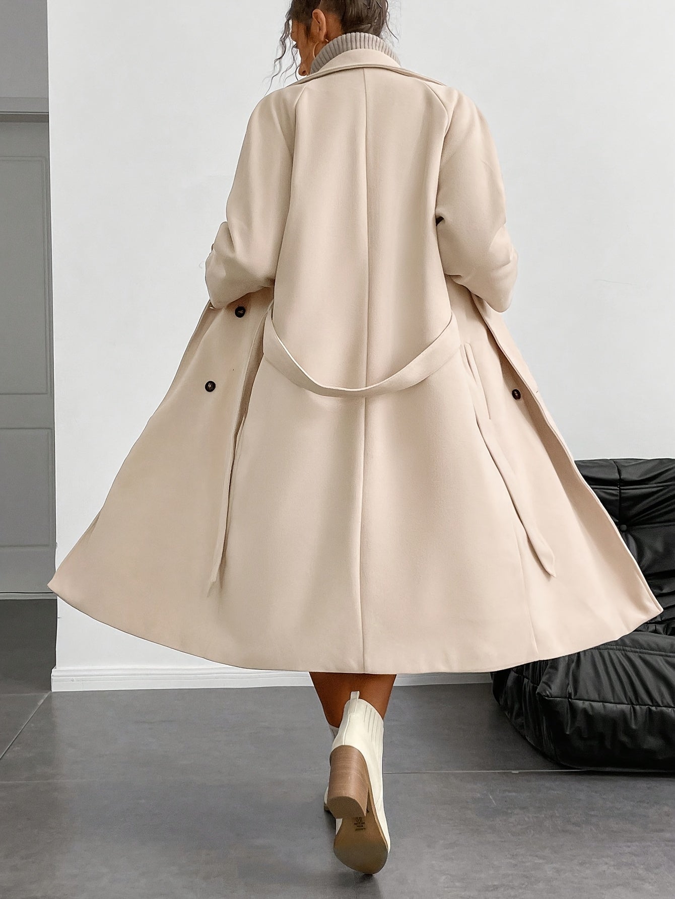 WL Atelier | Elegant Double-Breasted Long Coat with Belt