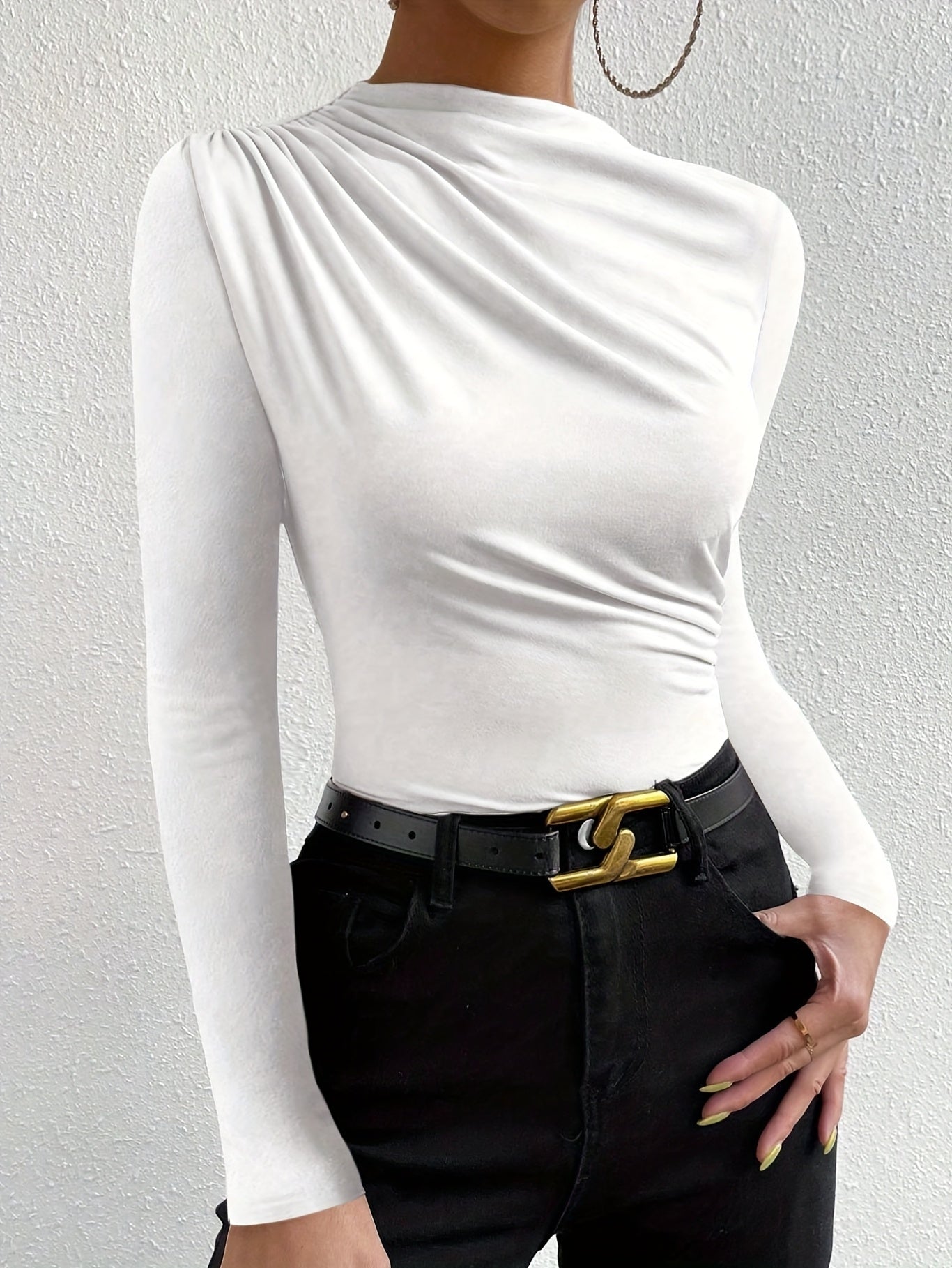 WL Atelier | Elegant Long-Sleeve Slim Fit T-Shirt with Chest Detail