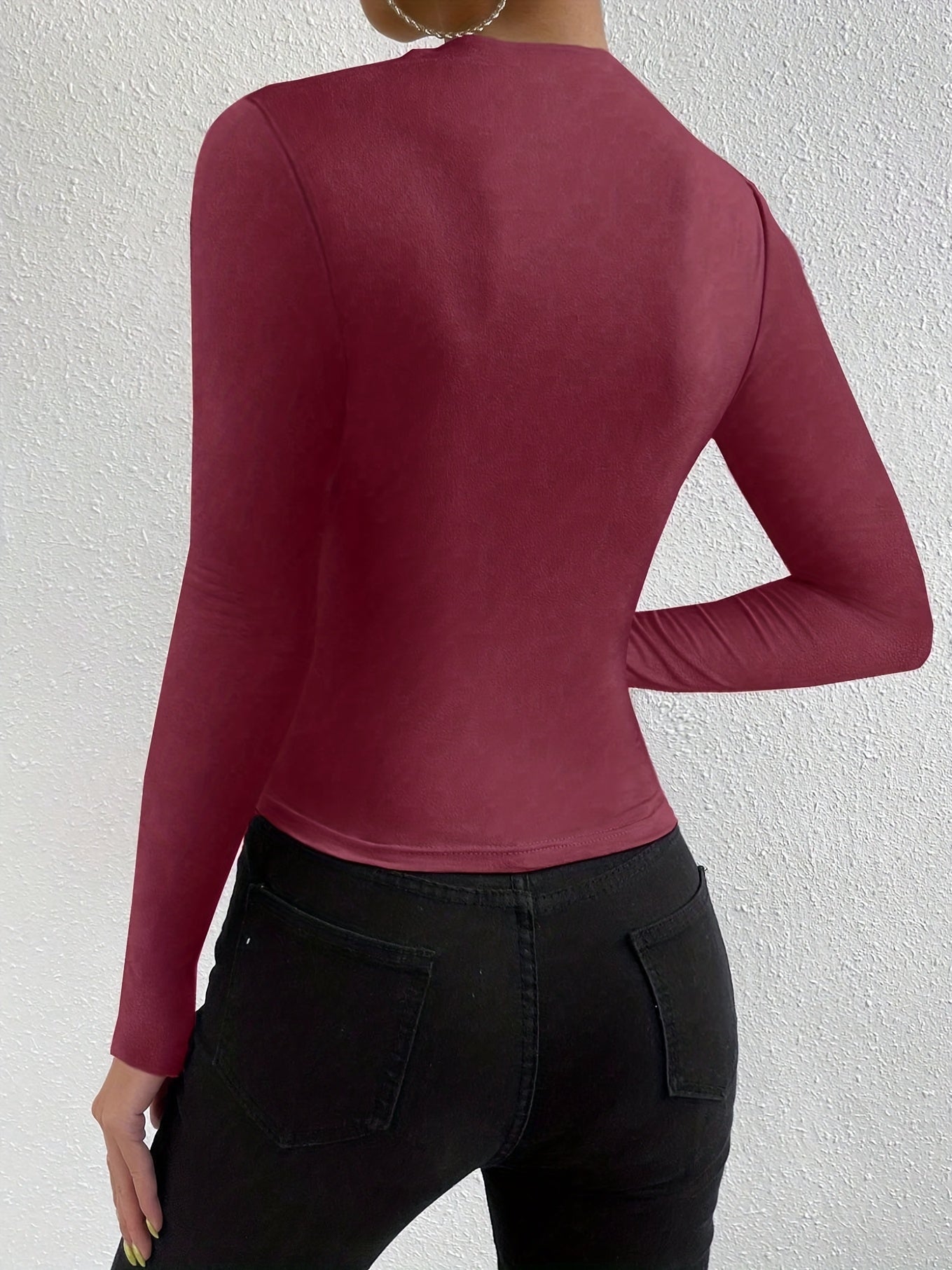 WL Atelier | Elegant Long-Sleeve Slim Fit T-Shirt with Chest Detail