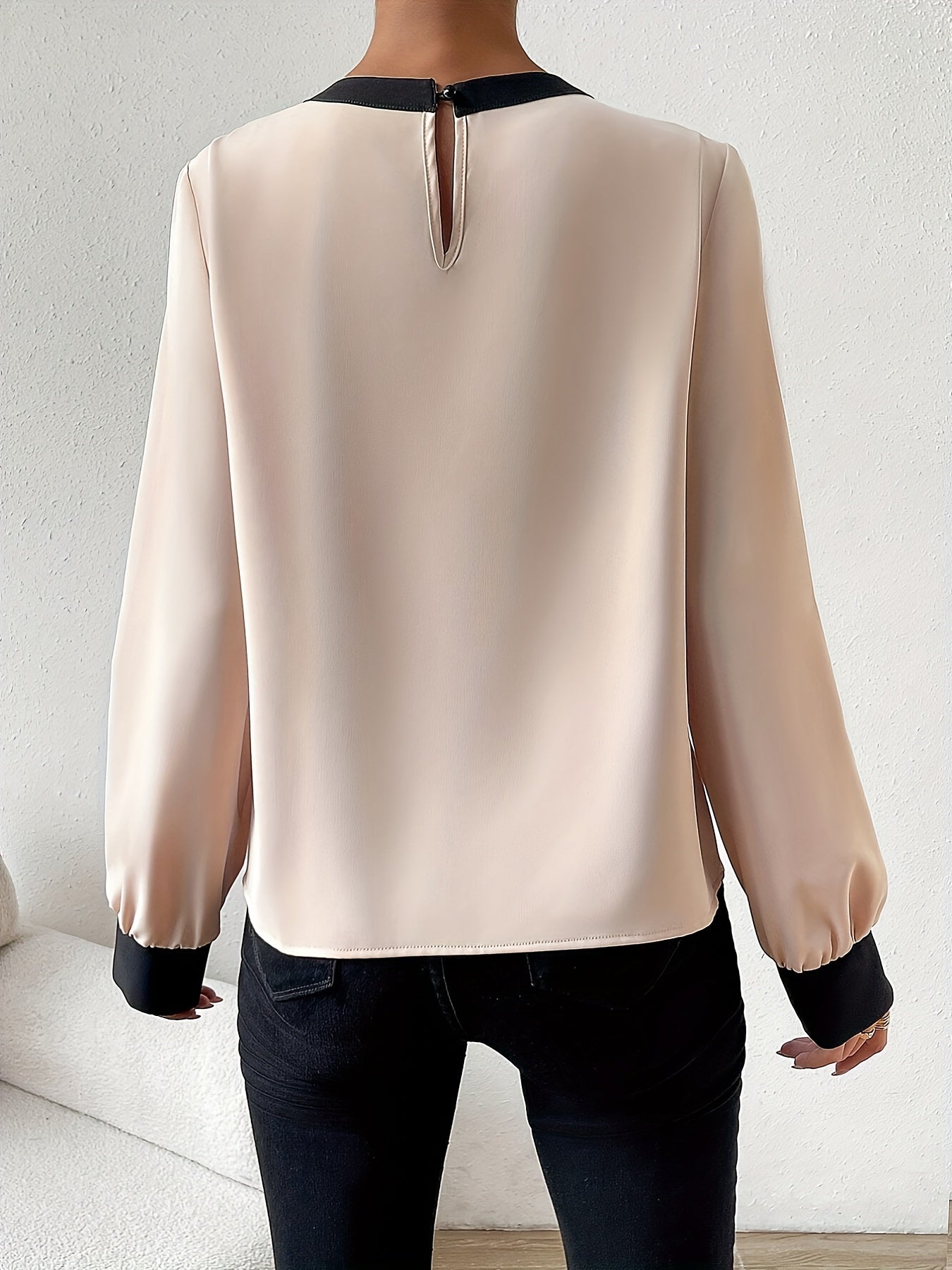 Elegant Contrast-Collar Blouse for Autumn Layers