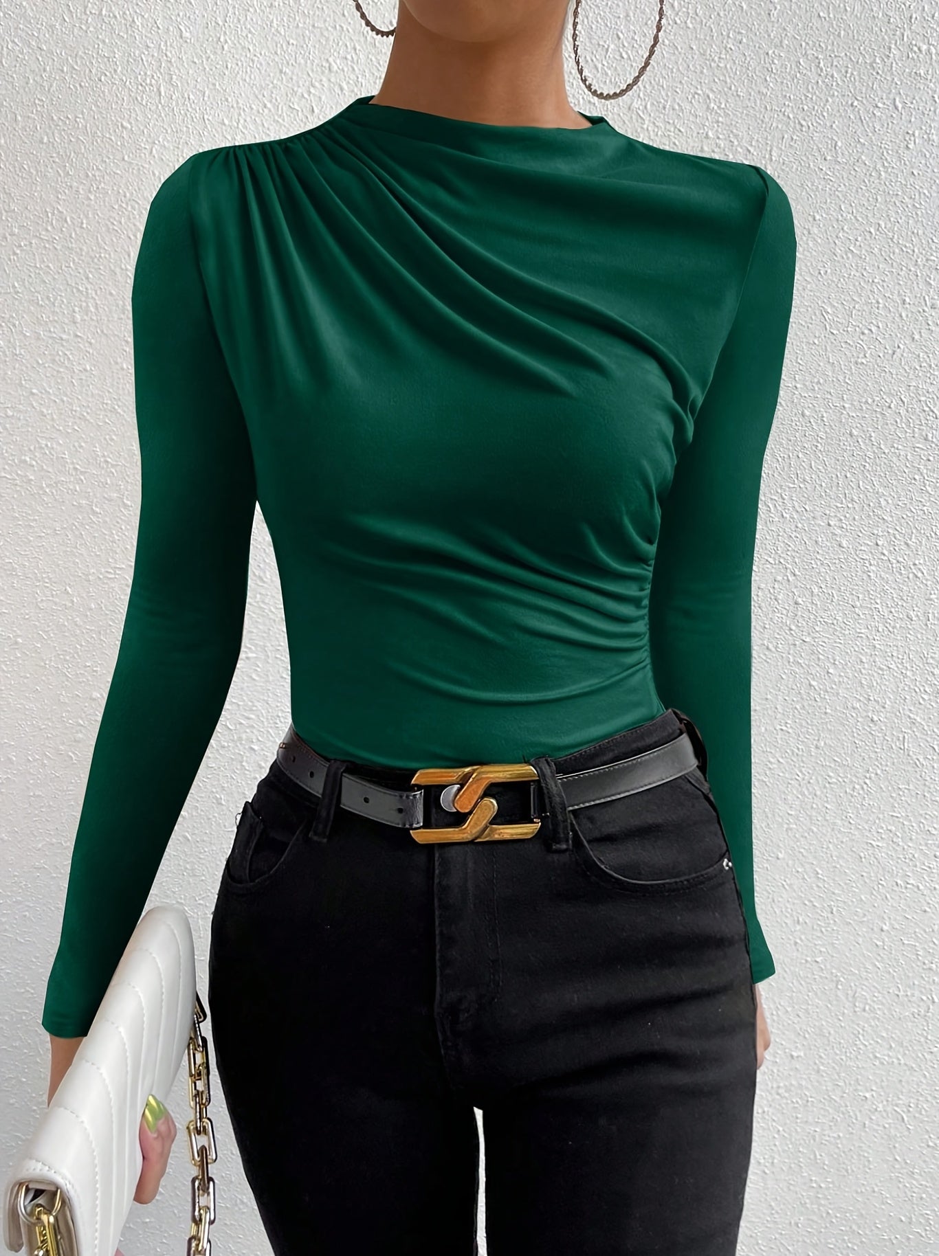 WL Atelier | Elegant Long-Sleeve Slim Fit T-Shirt with Chest Detail