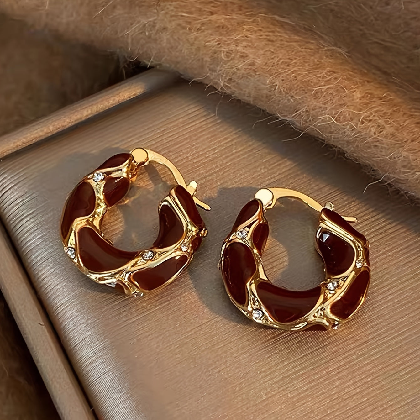 WL Atelier | Vintage Elegant Hoop Earrings