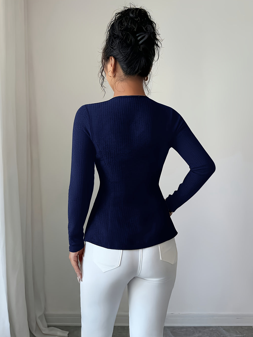 WL Atelier | Elegant Slim-Fit Black Blazer with Golden Buttons