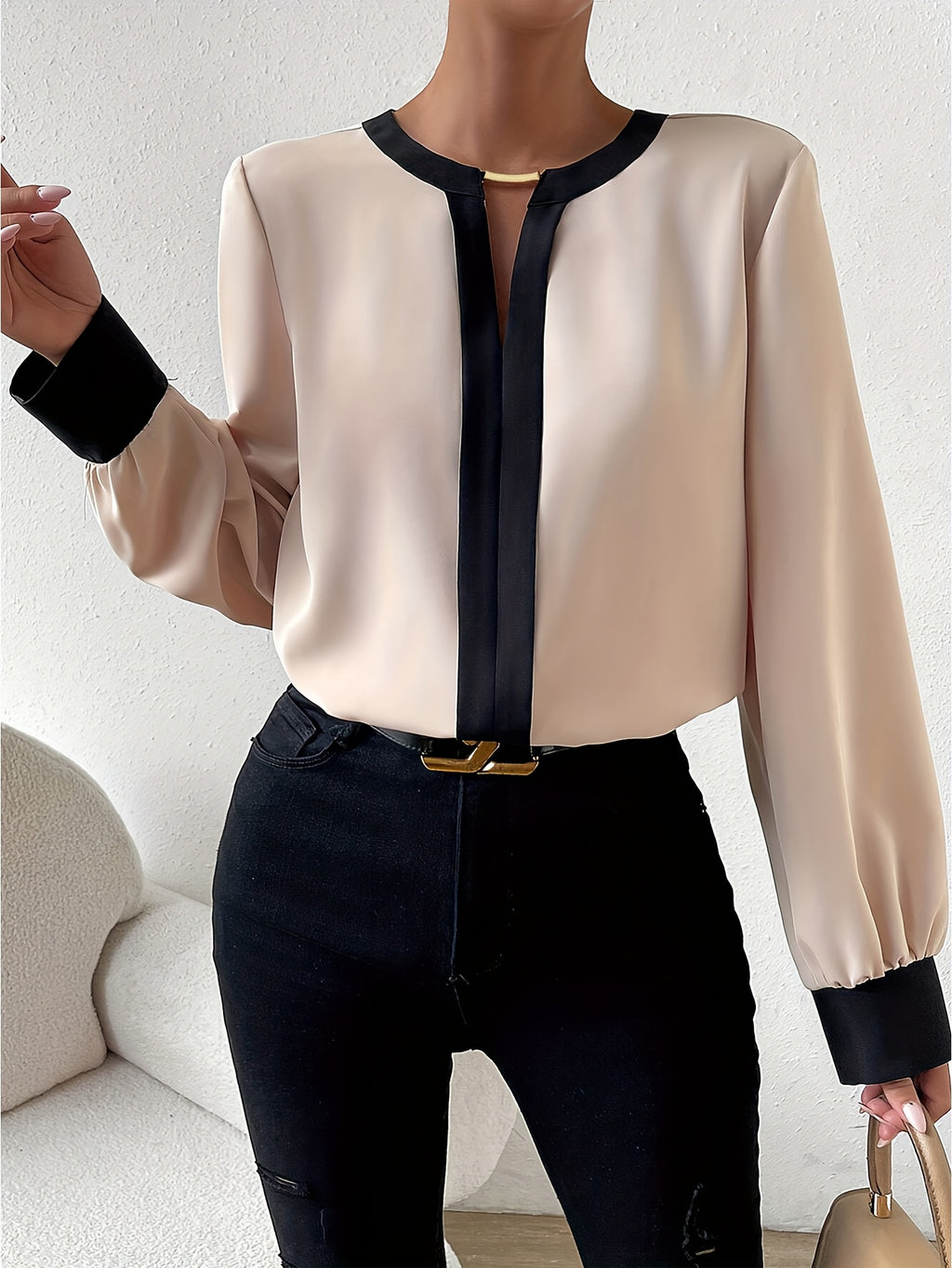 Elegant Contrast-Collar Blouse for Autumn Layers