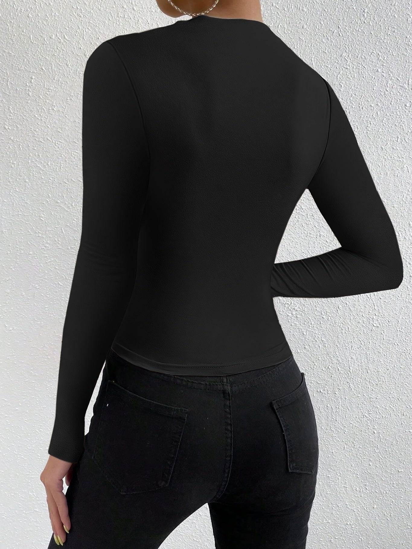 WL Atelier | Elegant Long-Sleeve Slim Fit T-Shirt with Chest Detail