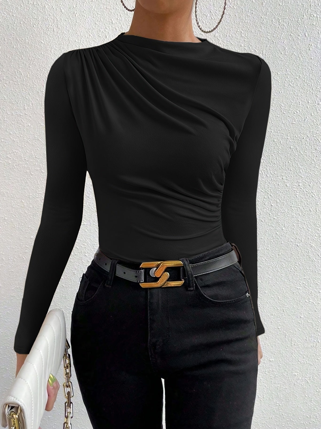 WL Atelier | Elegant Long-Sleeve Slim Fit T-Shirt with Chest Detail
