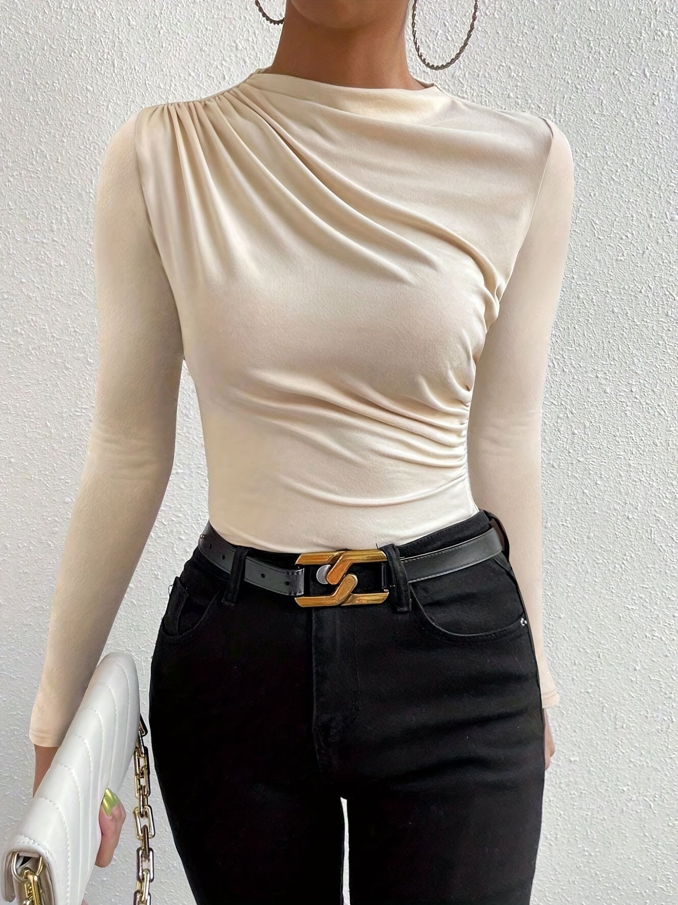WL Atelier | Elegant Long-Sleeve Slim Fit T-Shirt with Chest Detail