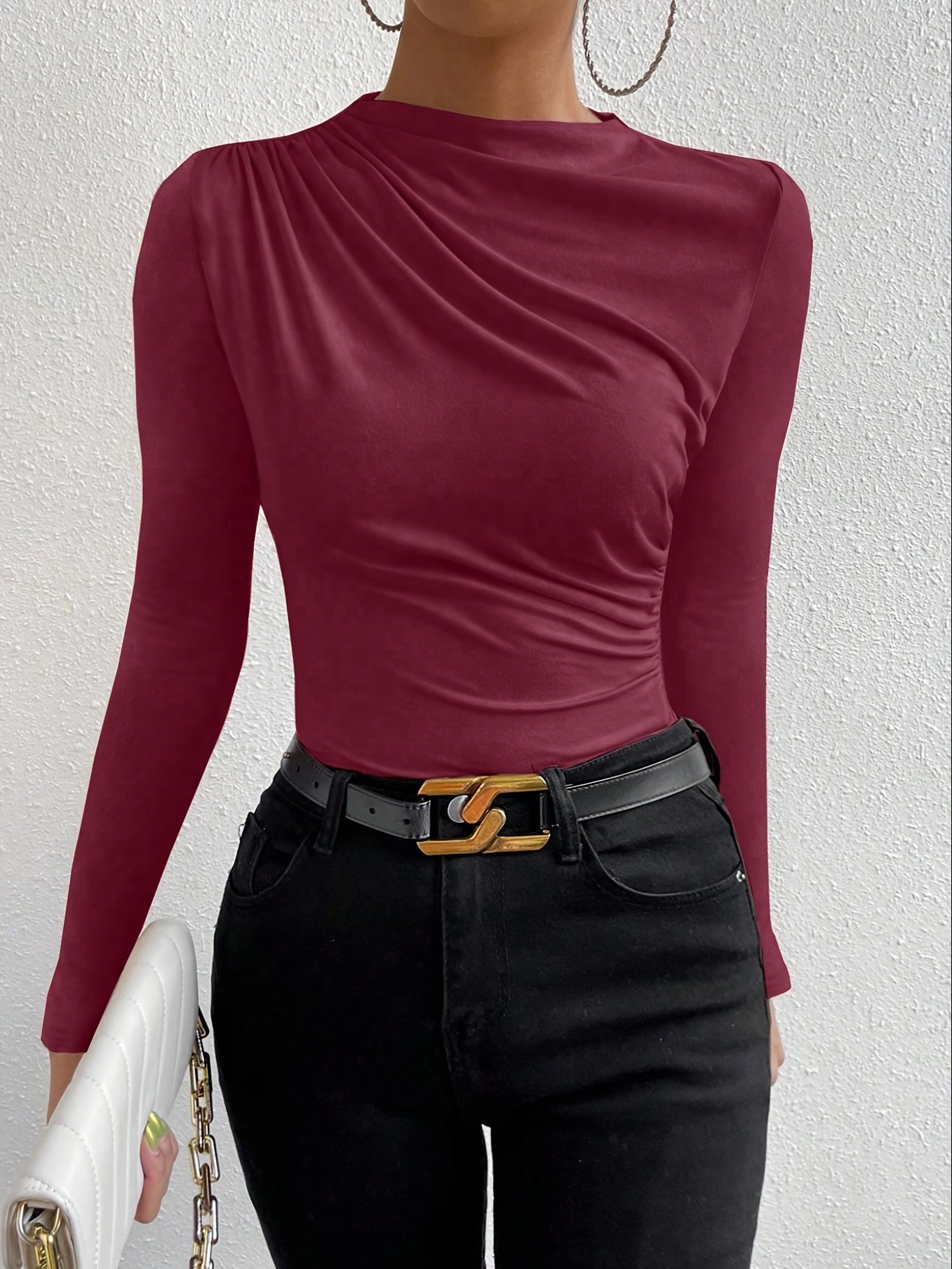 WL Atelier | Elegant Long-Sleeve Slim Fit T-Shirt with Chest Detail