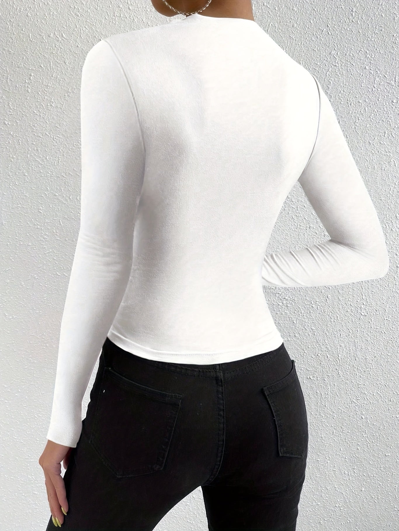 WL Atelier | Elegant Long-Sleeve Slim Fit T-Shirt with Chest Detail