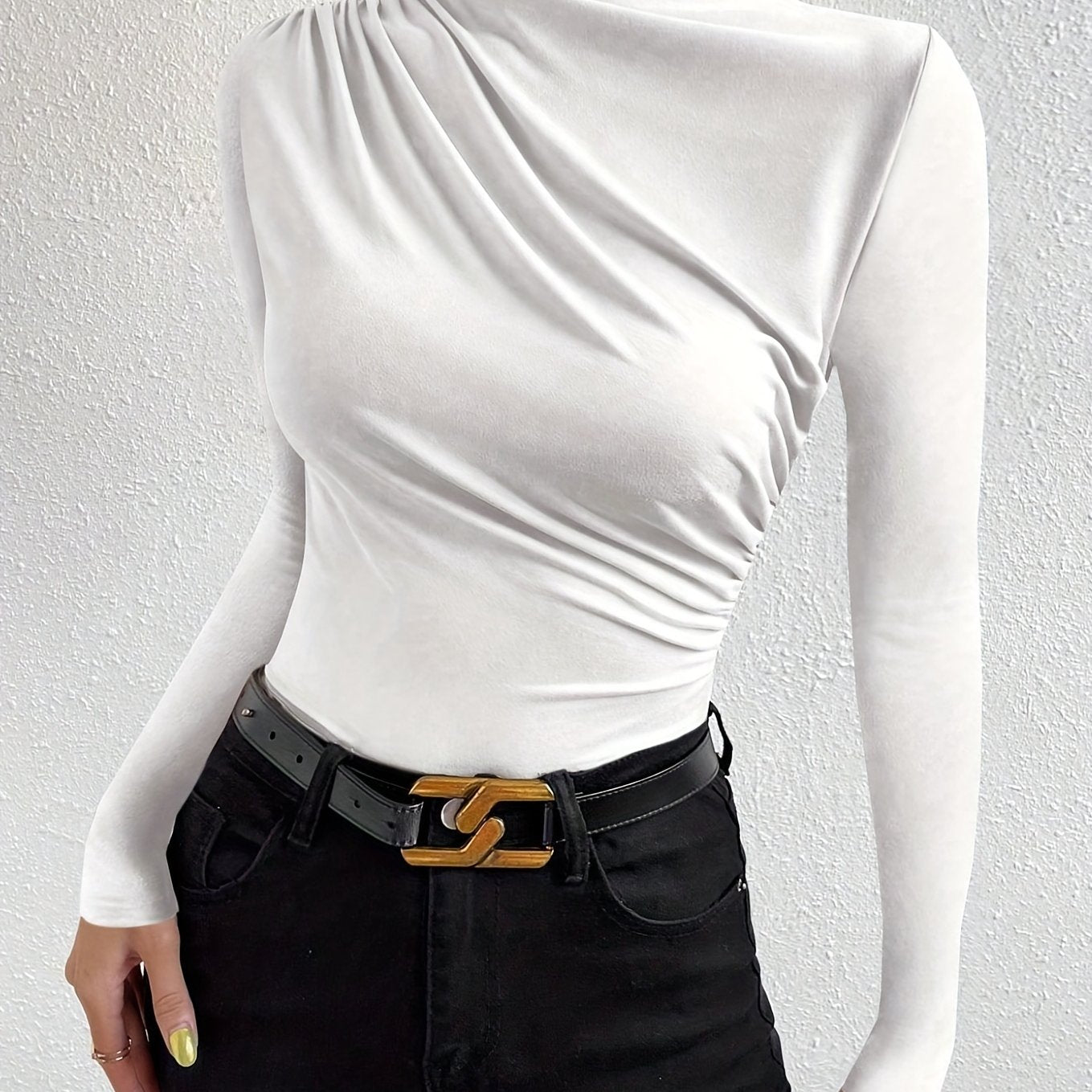 WL Atelier | Elegant Long-Sleeve Slim Fit T-Shirt with Chest Detail