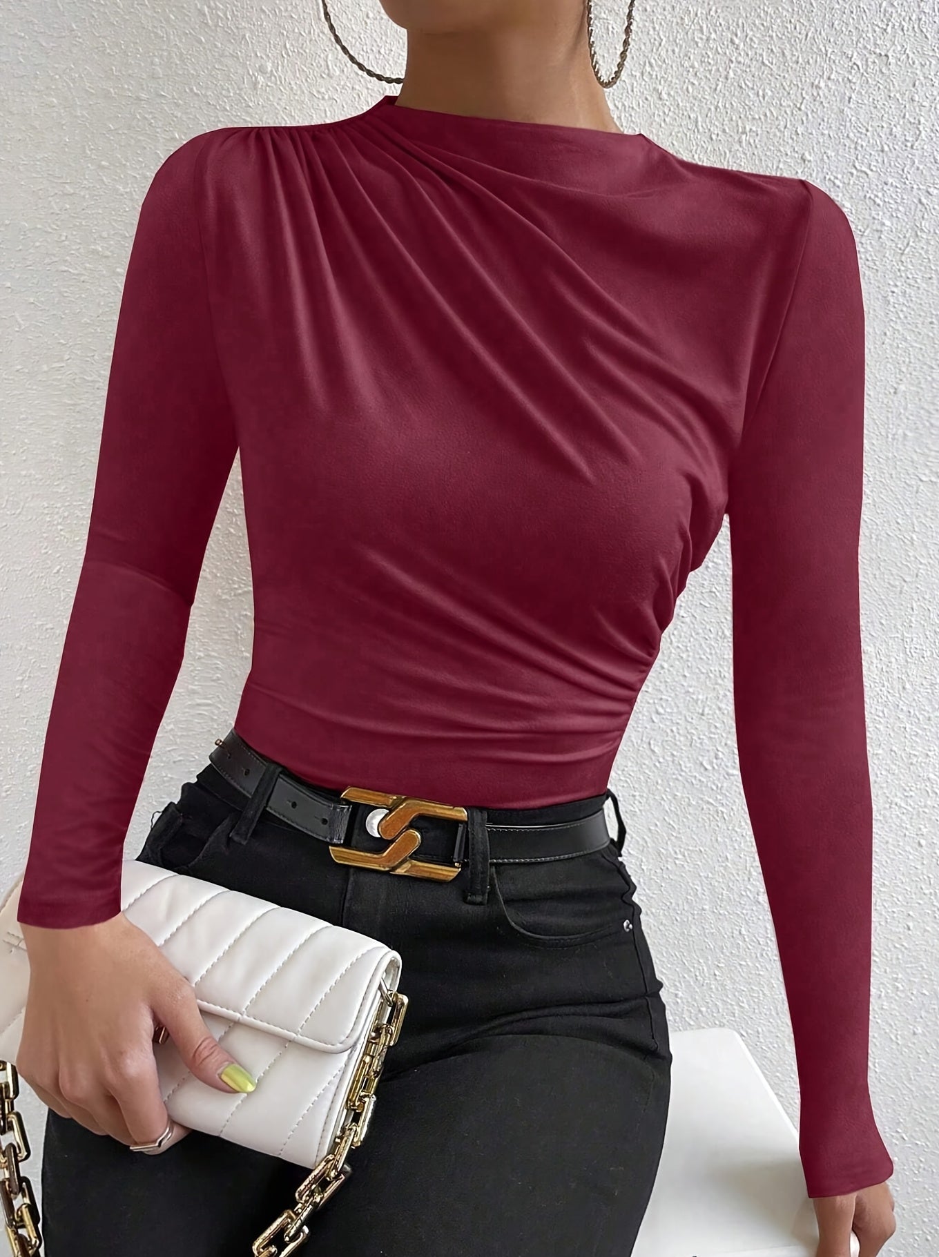 WL Atelier | Elegant Long-Sleeve Slim Fit T-Shirt with Chest Detail