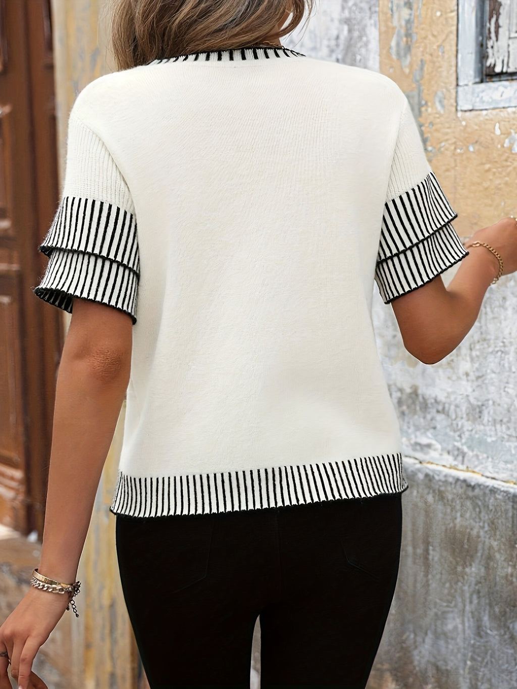 WL Atelier | Elegant Color-Block Short-Sleeve Top
