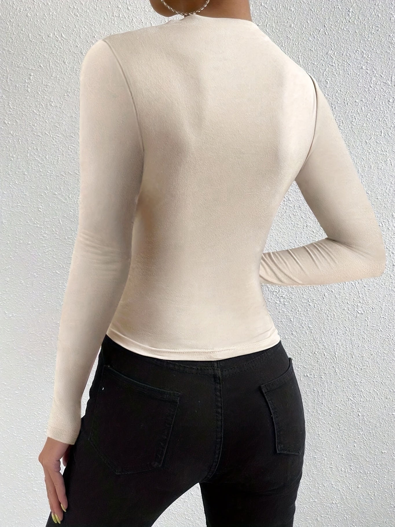 WL Atelier | Elegant Long-Sleeve Slim Fit T-Shirt with Chest Detail