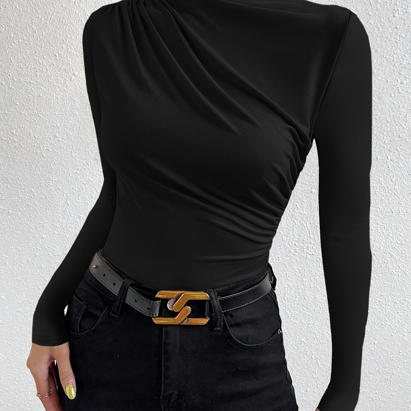 WL Atelier | Elegant Long-Sleeve Slim Fit T-Shirt with Chest Detail