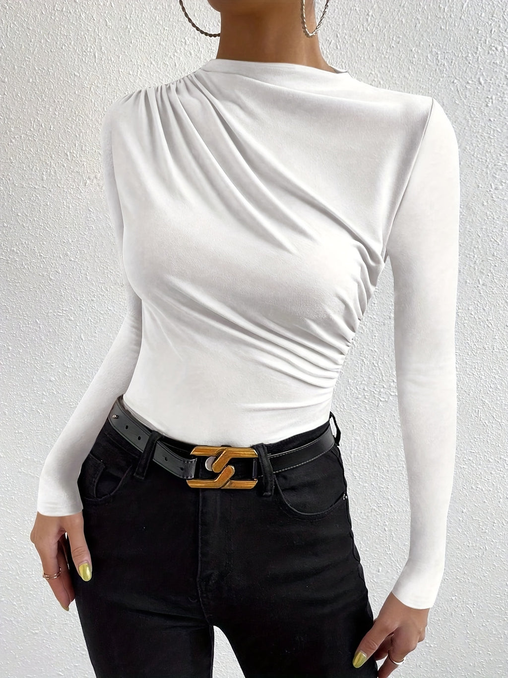 WL Atelier | Elegant Long-Sleeve Slim Fit T-Shirt with Chest Detail