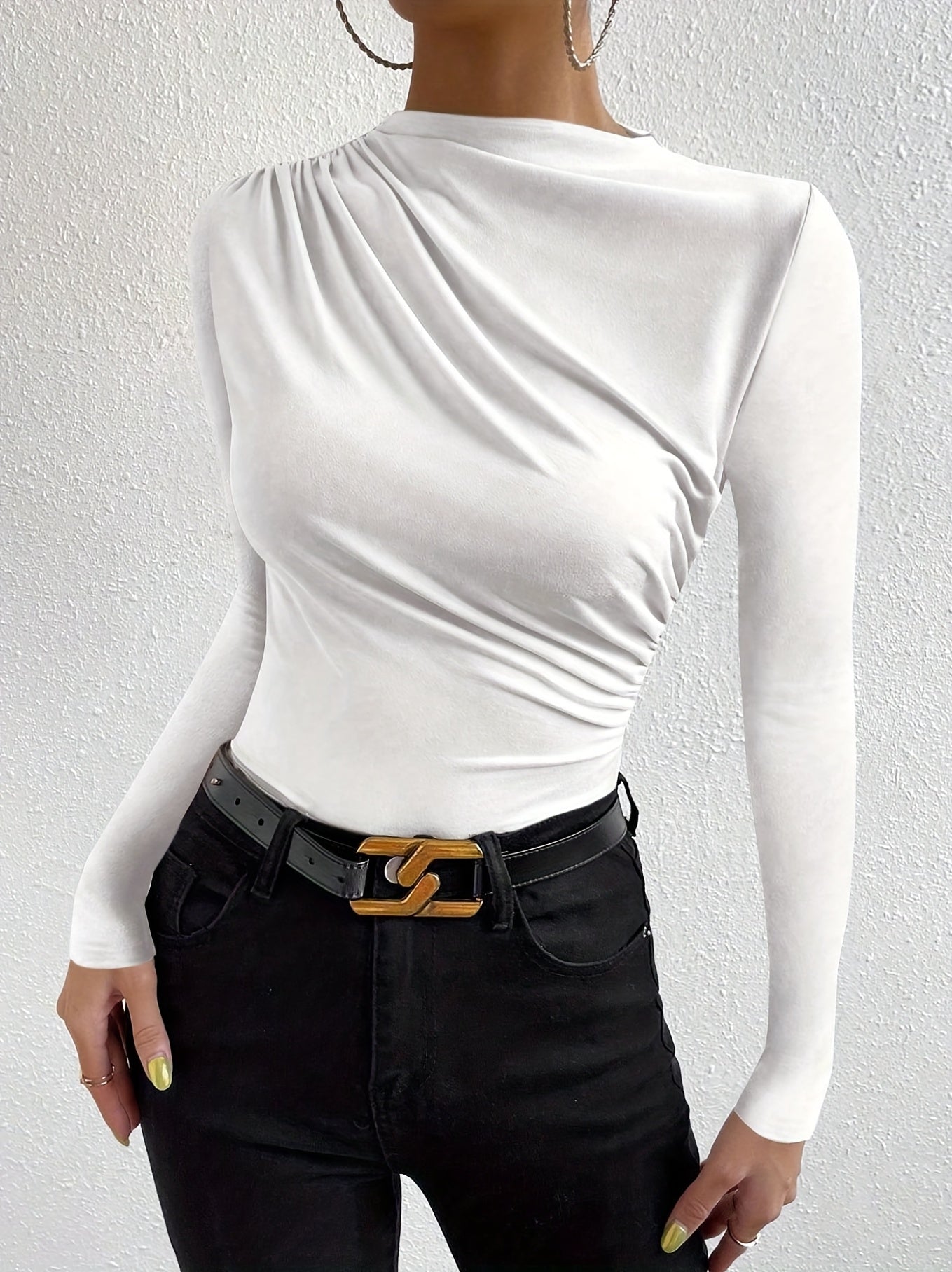 WL Atelier | Elegant Long-Sleeve Slim Fit T-Shirt with Chest Detail