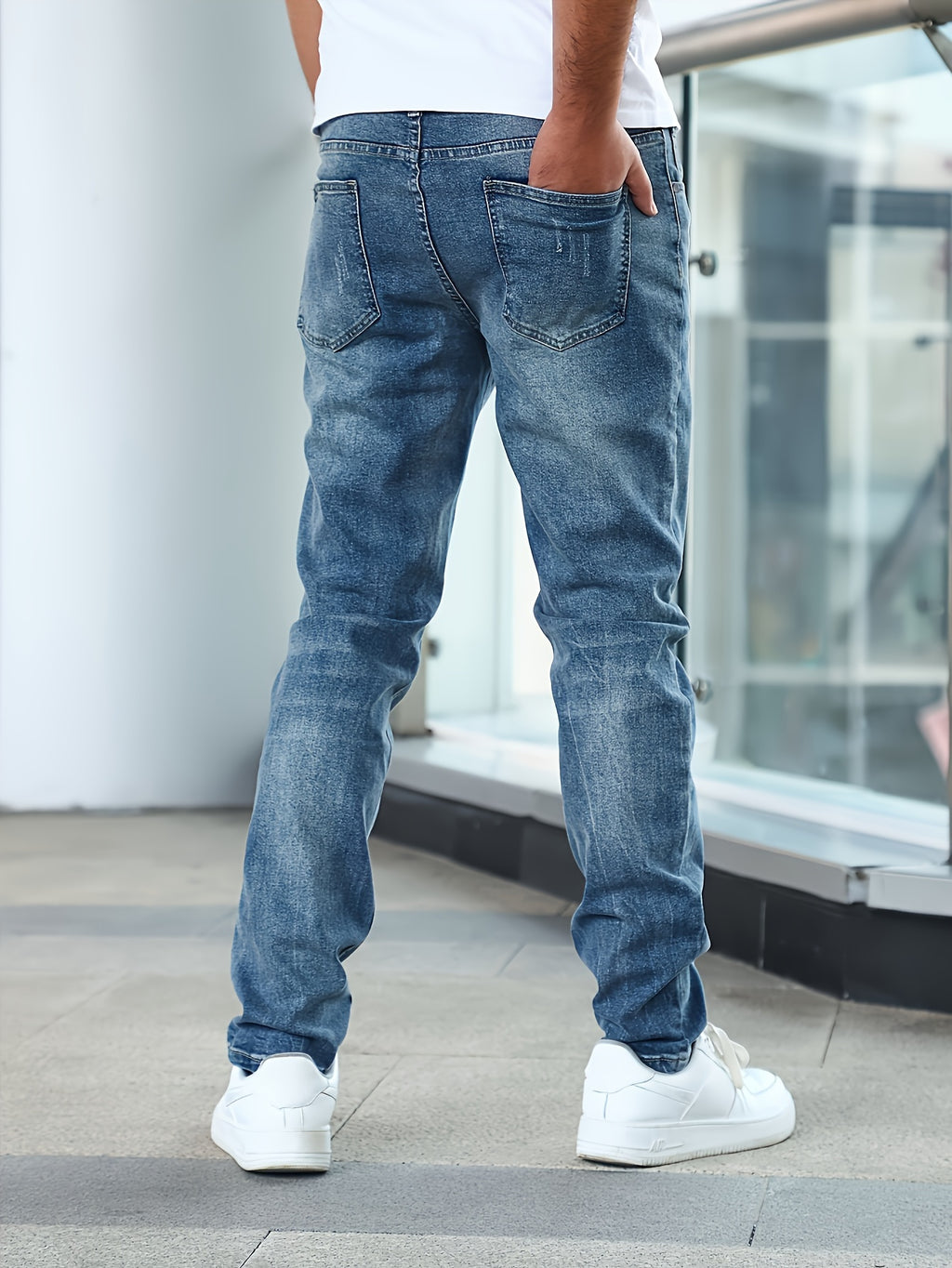 WL Atelier Men | Slim-Fit Stretch Denim Jeans