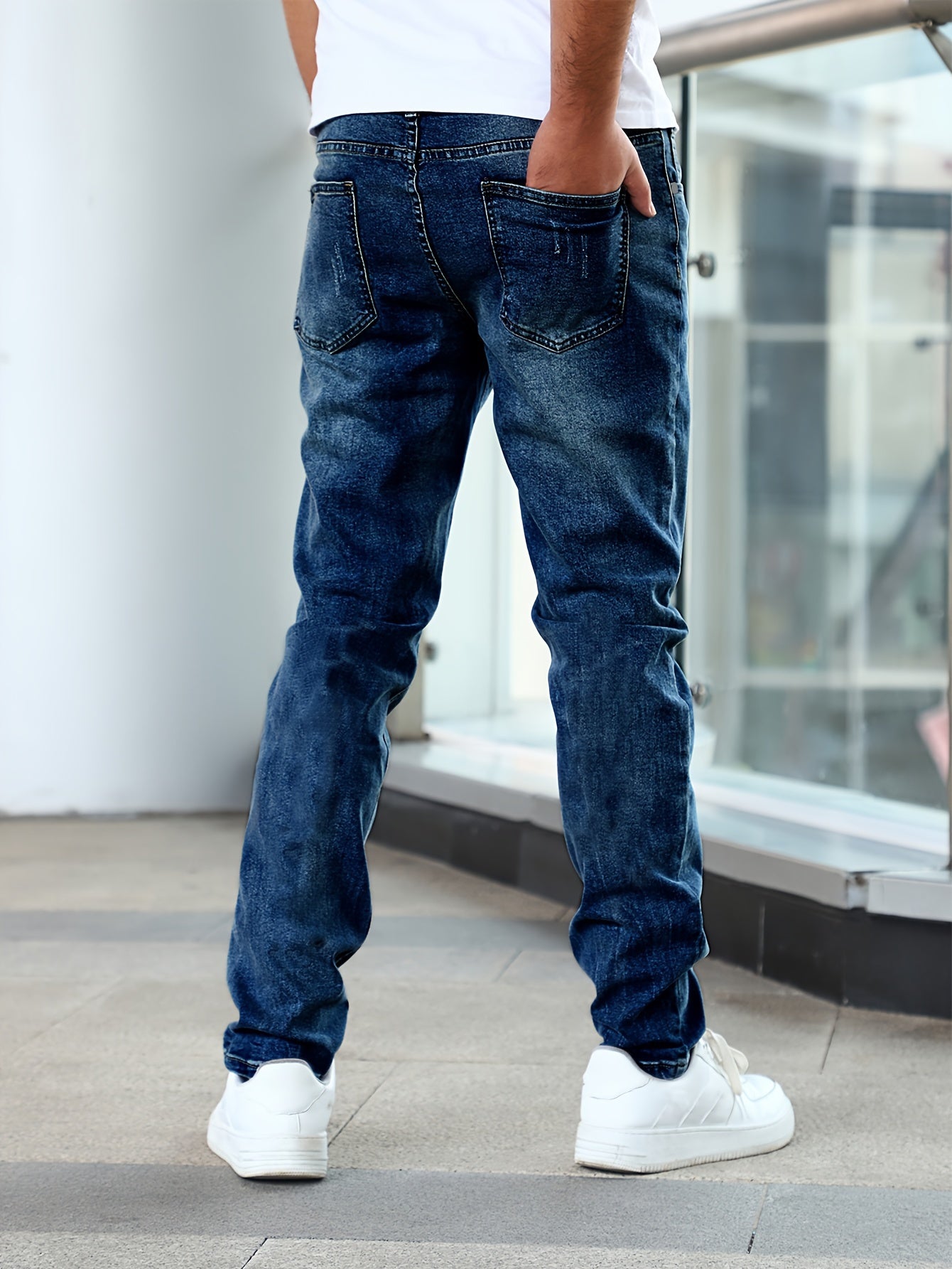 WL Atelier Men | Slim-Fit Stretch Denim Jeans