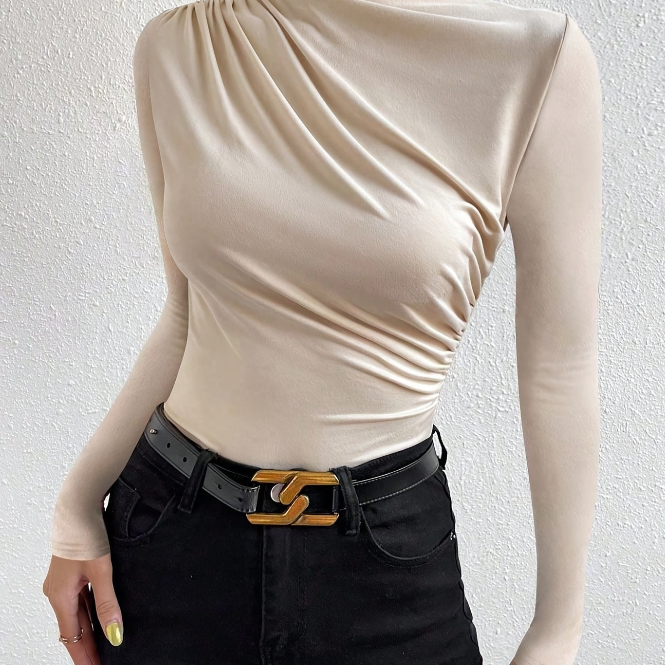 WL Atelier | Elegant Long-Sleeve Slim Fit T-Shirt with Chest Detail