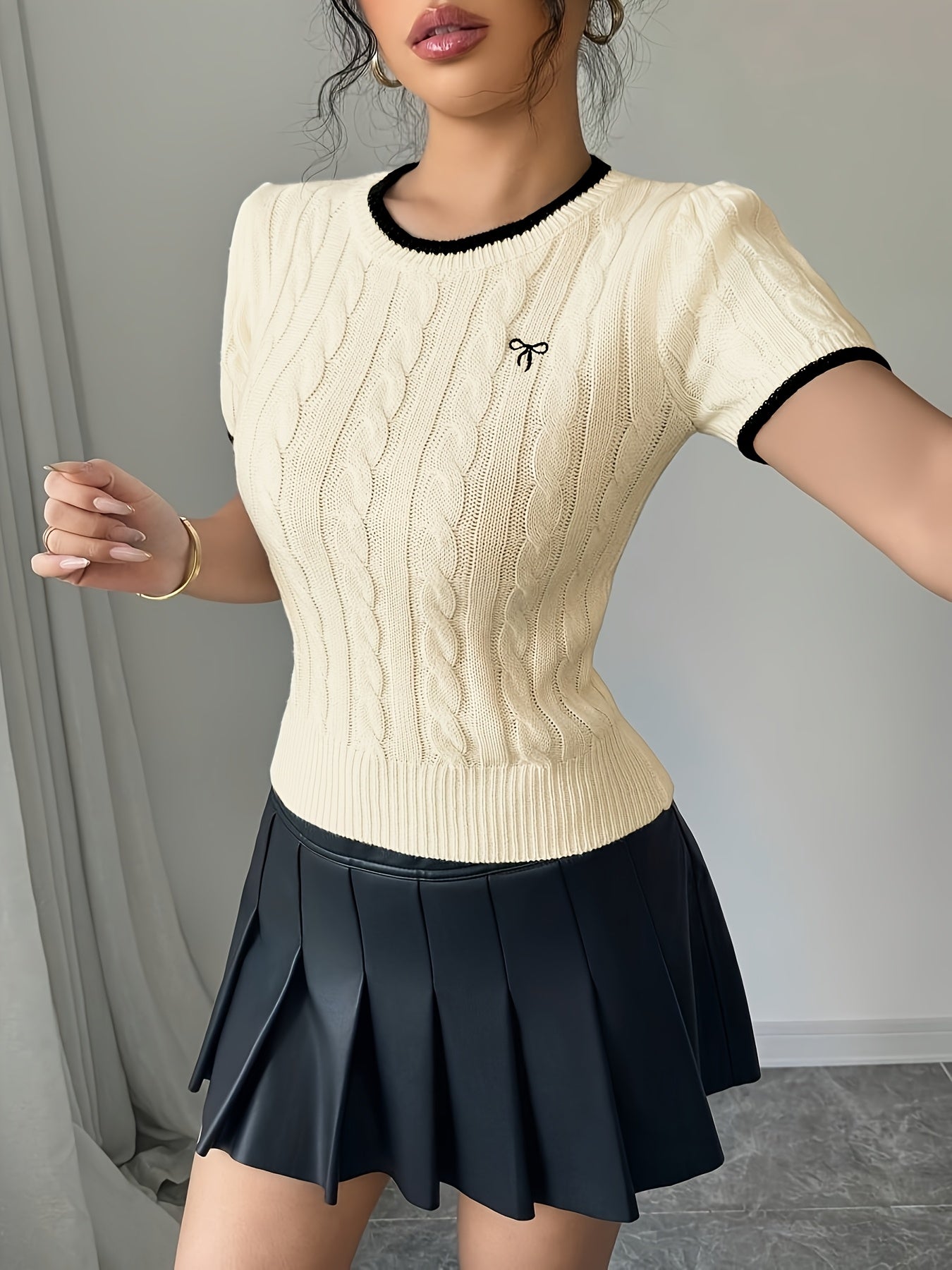 WL Atelier | Elegant Cat-Ear Detail Top with Two-Tone Edges