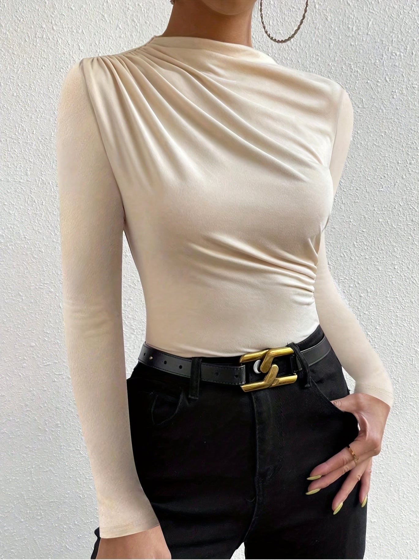 WL Atelier | Elegant Long-Sleeve Slim Fit T-Shirt with Chest Detail