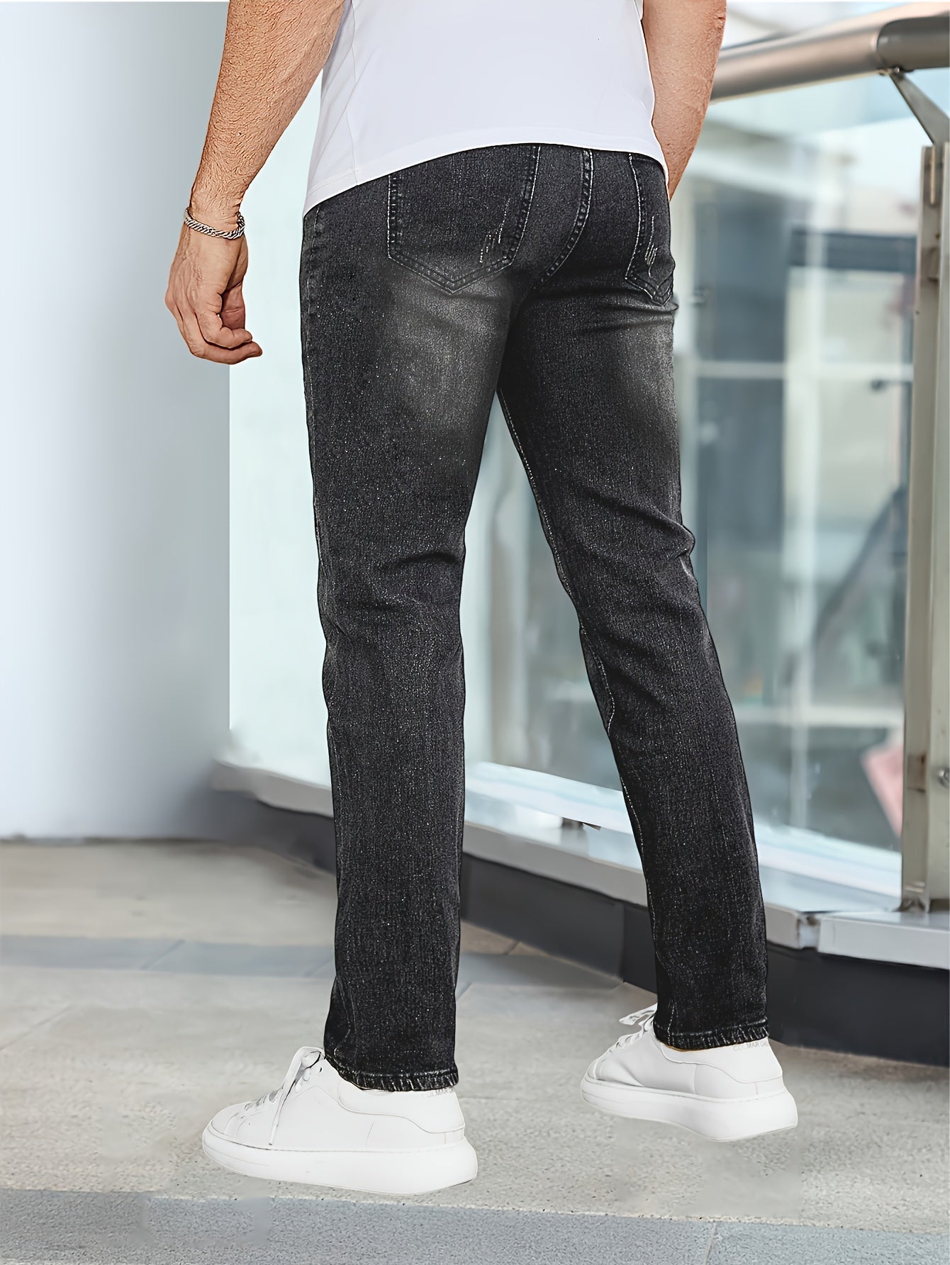 WL Atelier Men | Slim-Fit Stretch Denim Jeans
