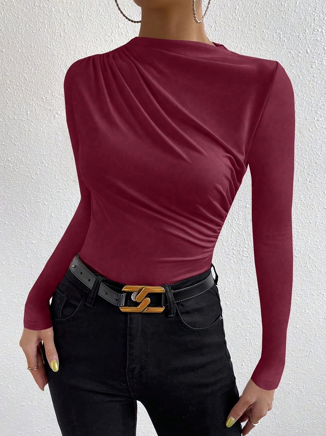 WL Atelier | Elegant Long-Sleeve Slim Fit T-Shirt with Chest Detail