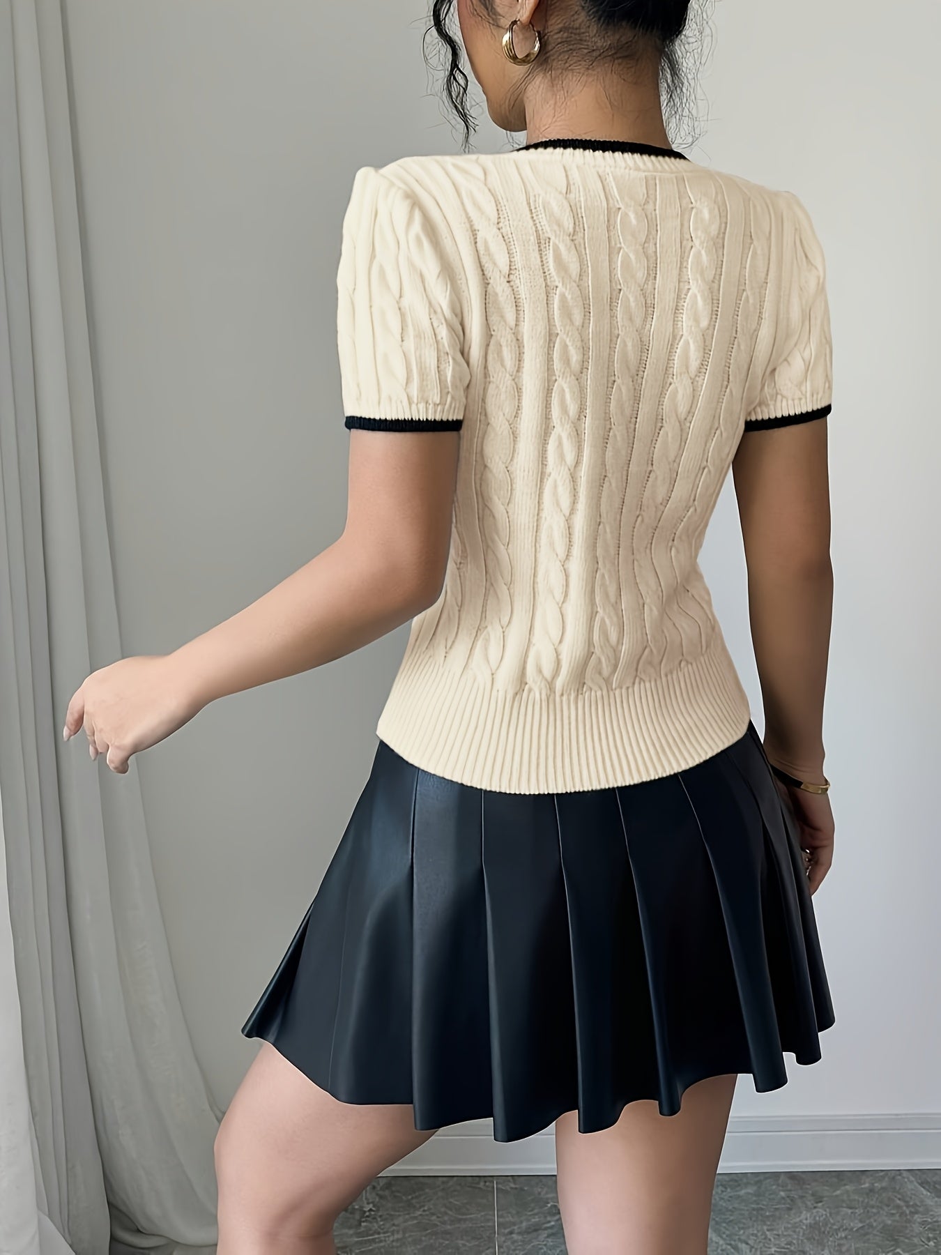 WL Atelier | Elegant Cat-Ear Detail Top with Two-Tone Edges